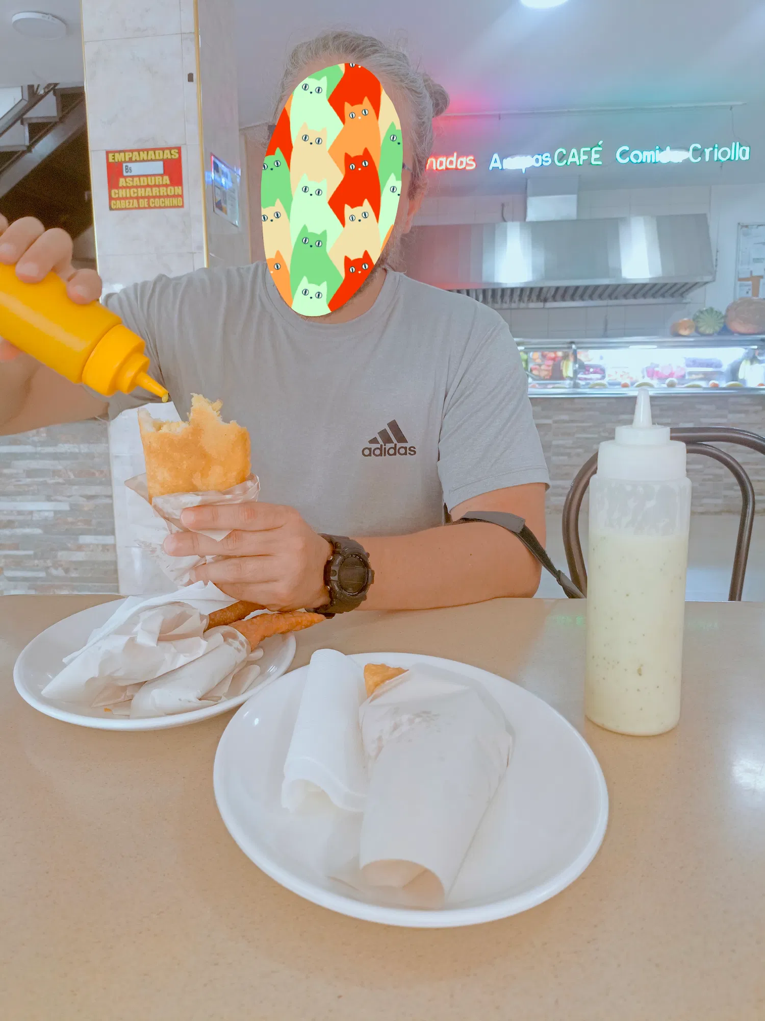 3lHFYJLUA77LPKT0_1000424106.jpg