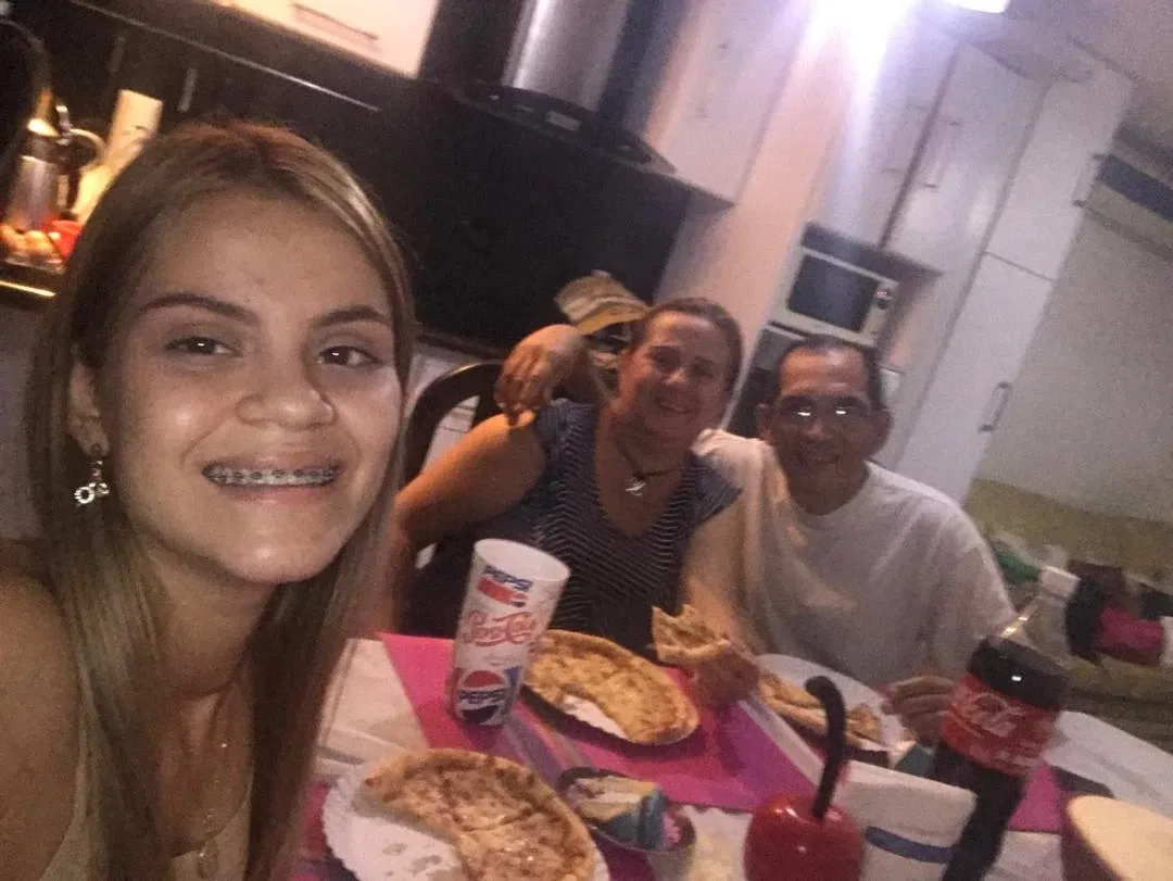 pfTS0VBocycAmhq8_5.webp
