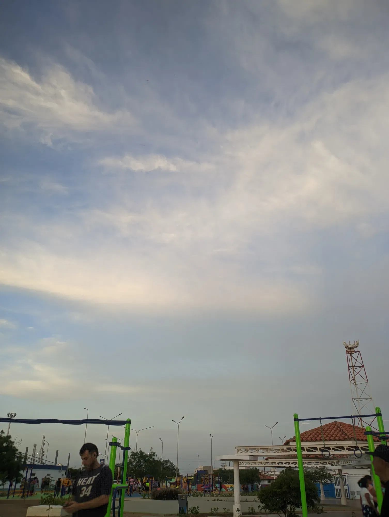 U5KprZXALr1yM68k_PXL_20250805_185719009.webp