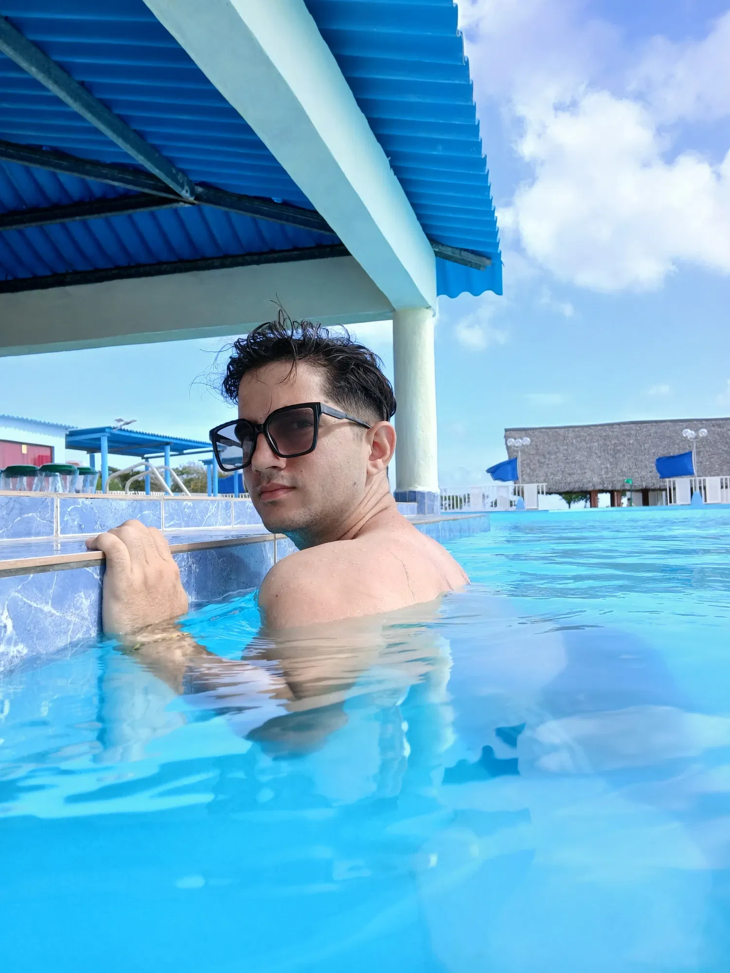 5UxxBGzpSLkQ1i2o_1000036473.webp
