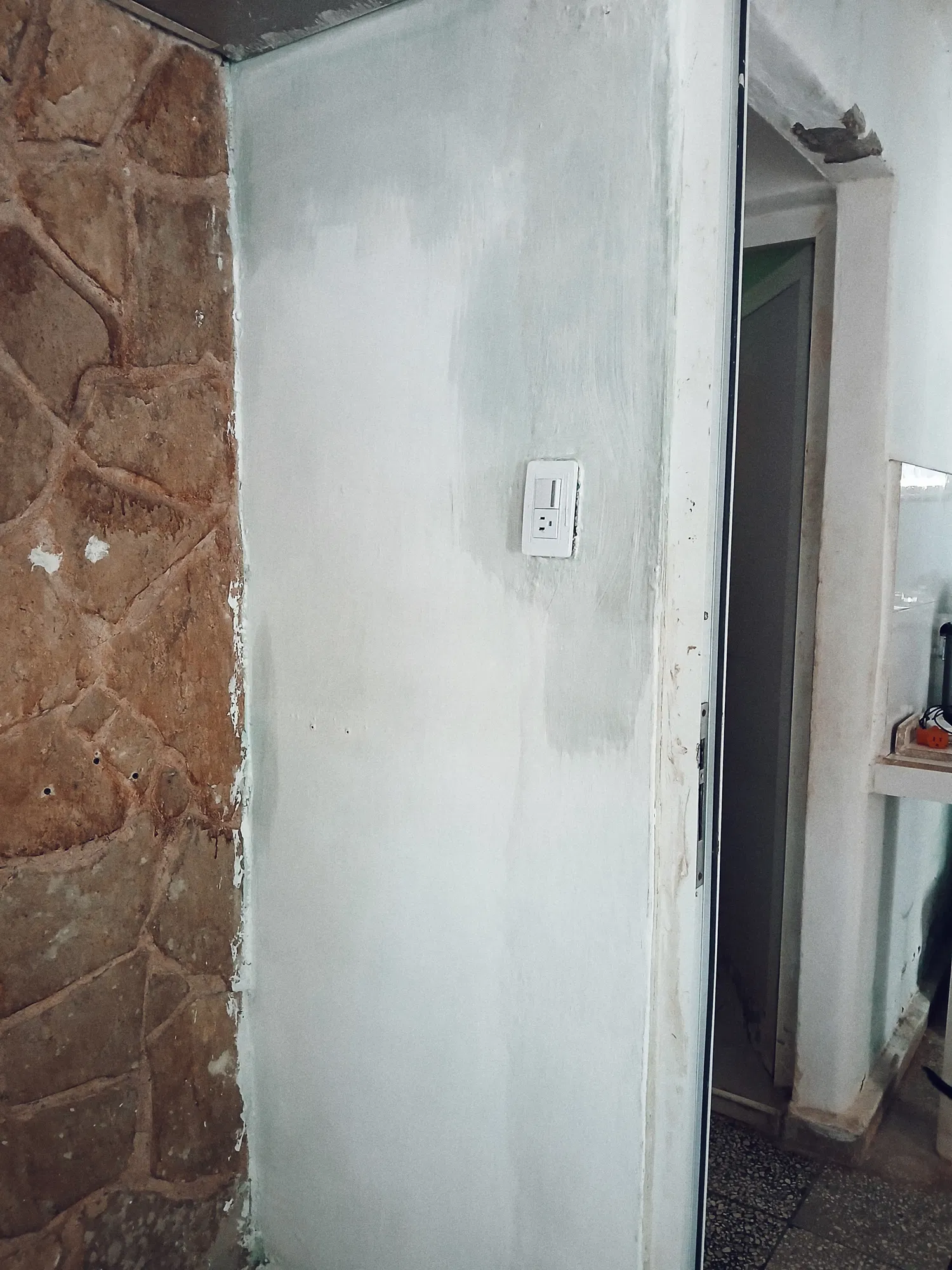 RkBsaEEGp58IfI9M_1000085750.jpg