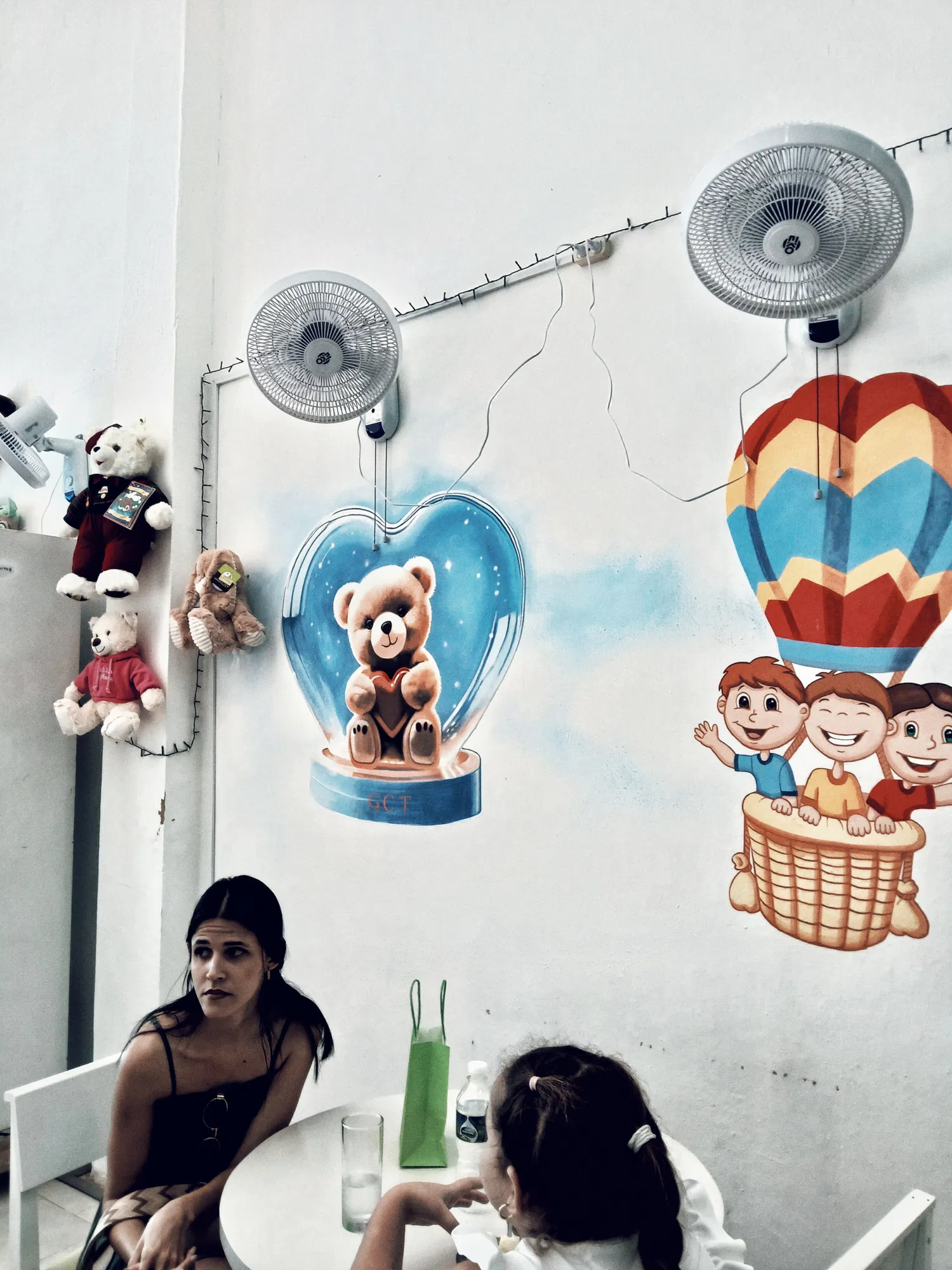 Un heladito bajo el arcoíris [ESP-ENG]