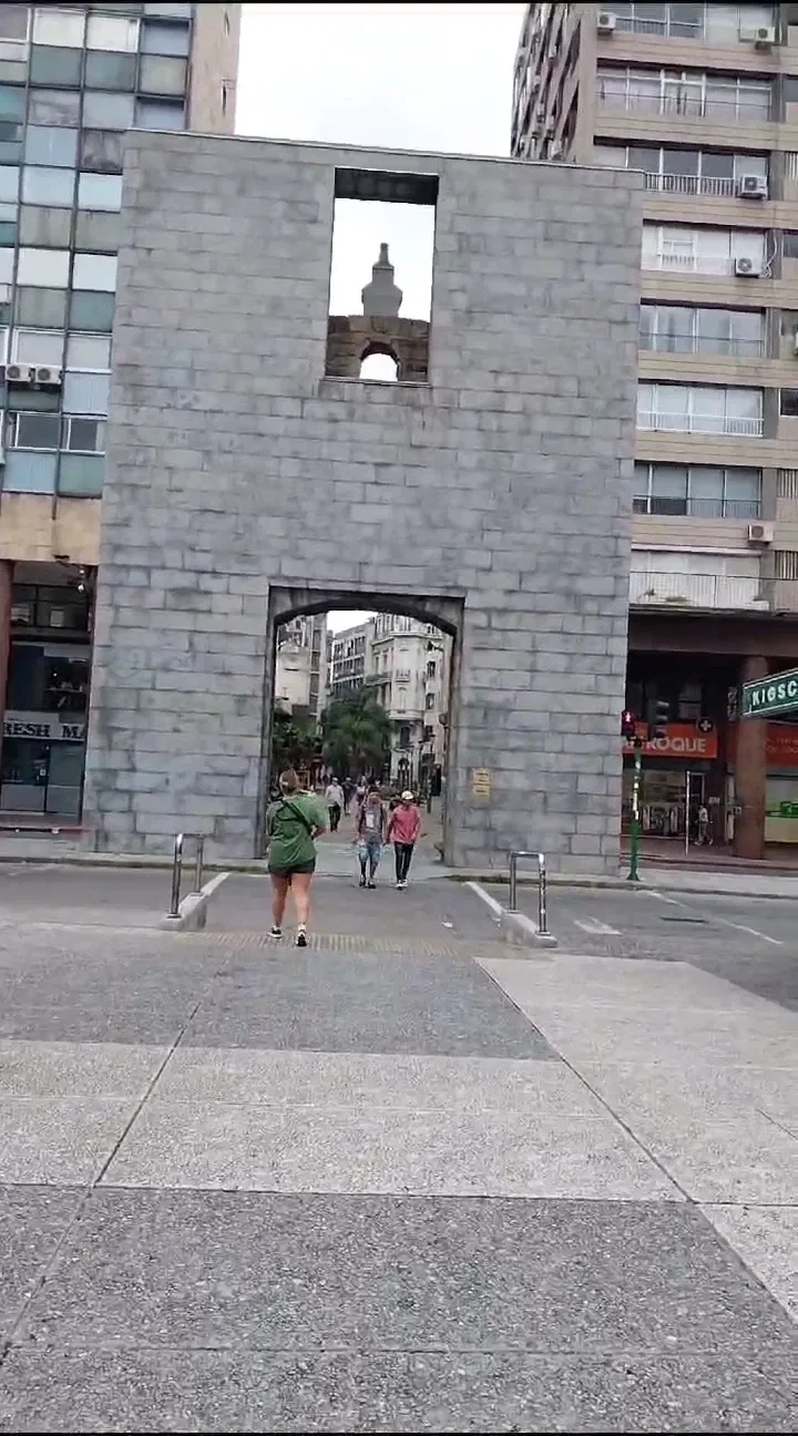 Parece turismo, pero estoy buscando trabajo⚠️