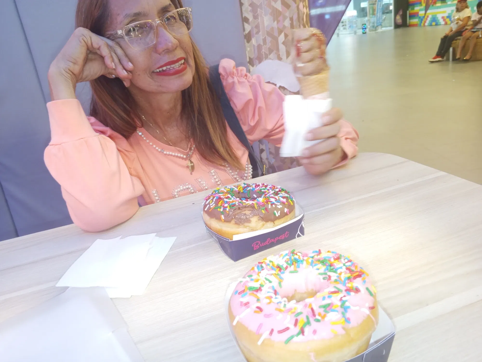 azr2IlcwnWWxpZSU_1000677098.webp