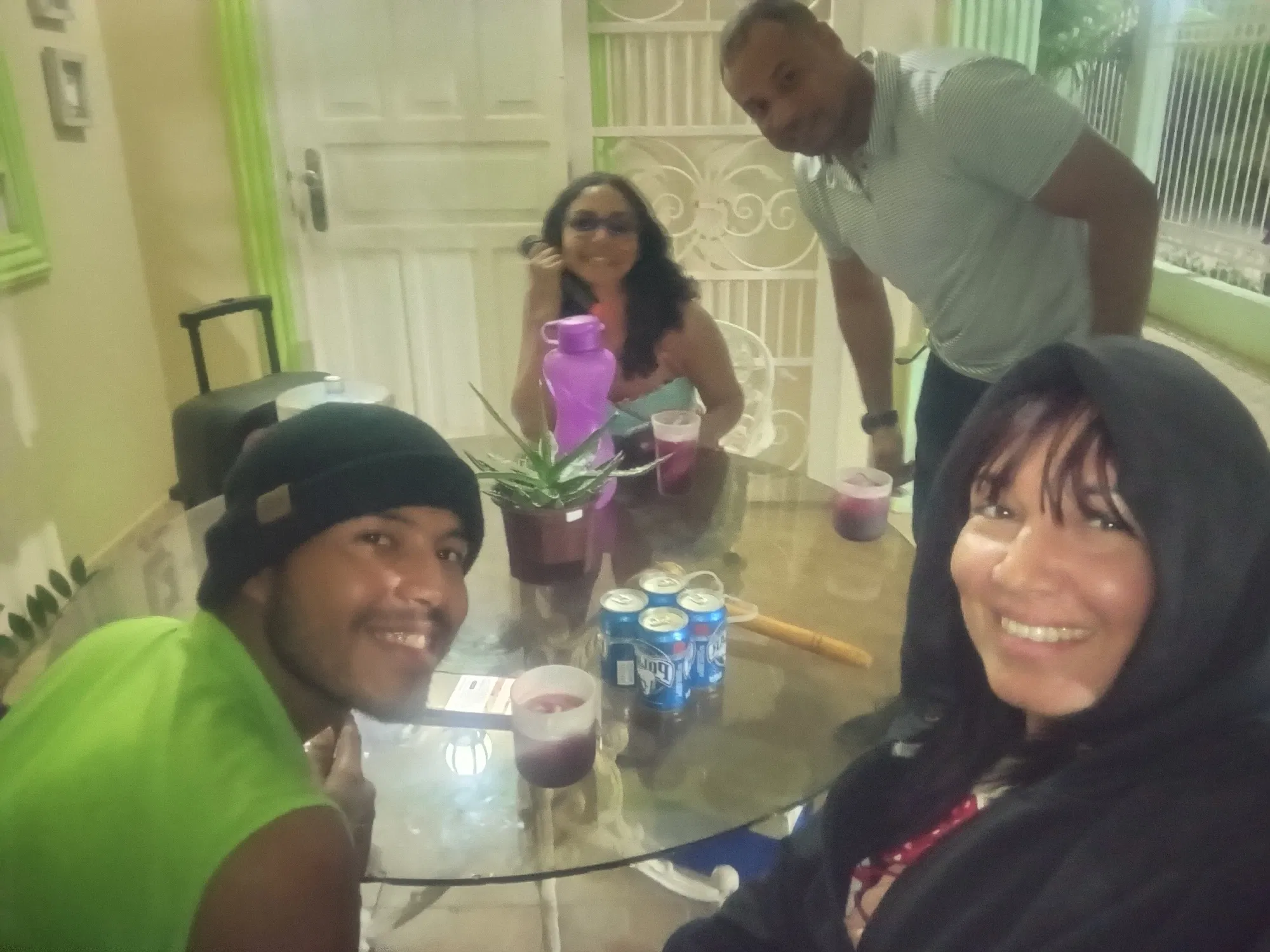 [Eng-Esp] Noche de Karaoke y par de tragos 