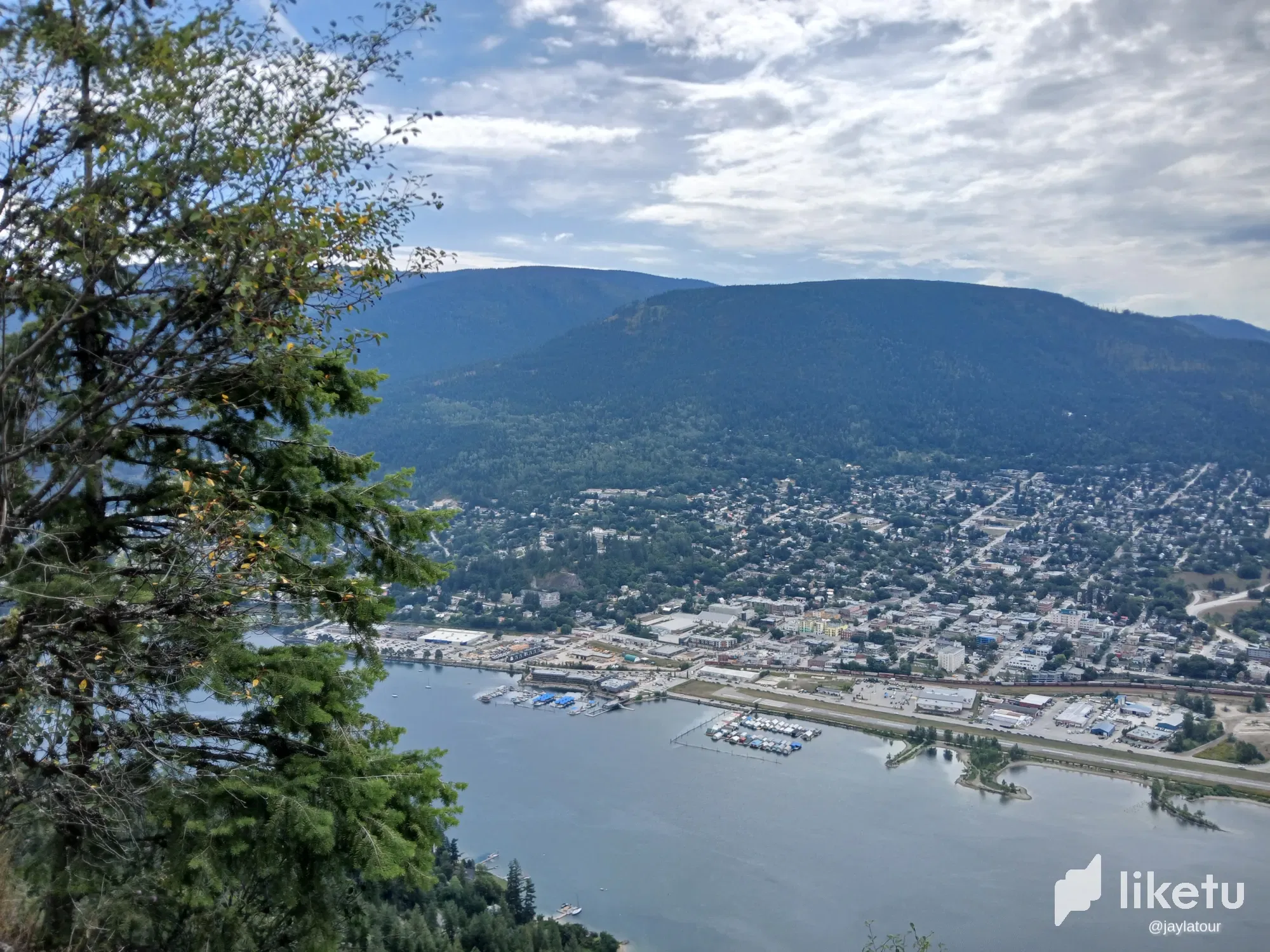 A hike up Pulpit Rock!