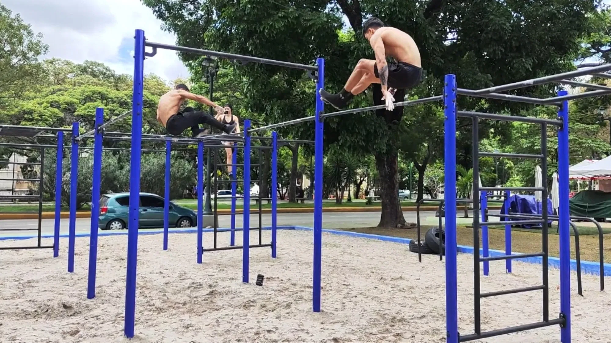 2YOjRh1D2qKgjm5D_1000473327.webp