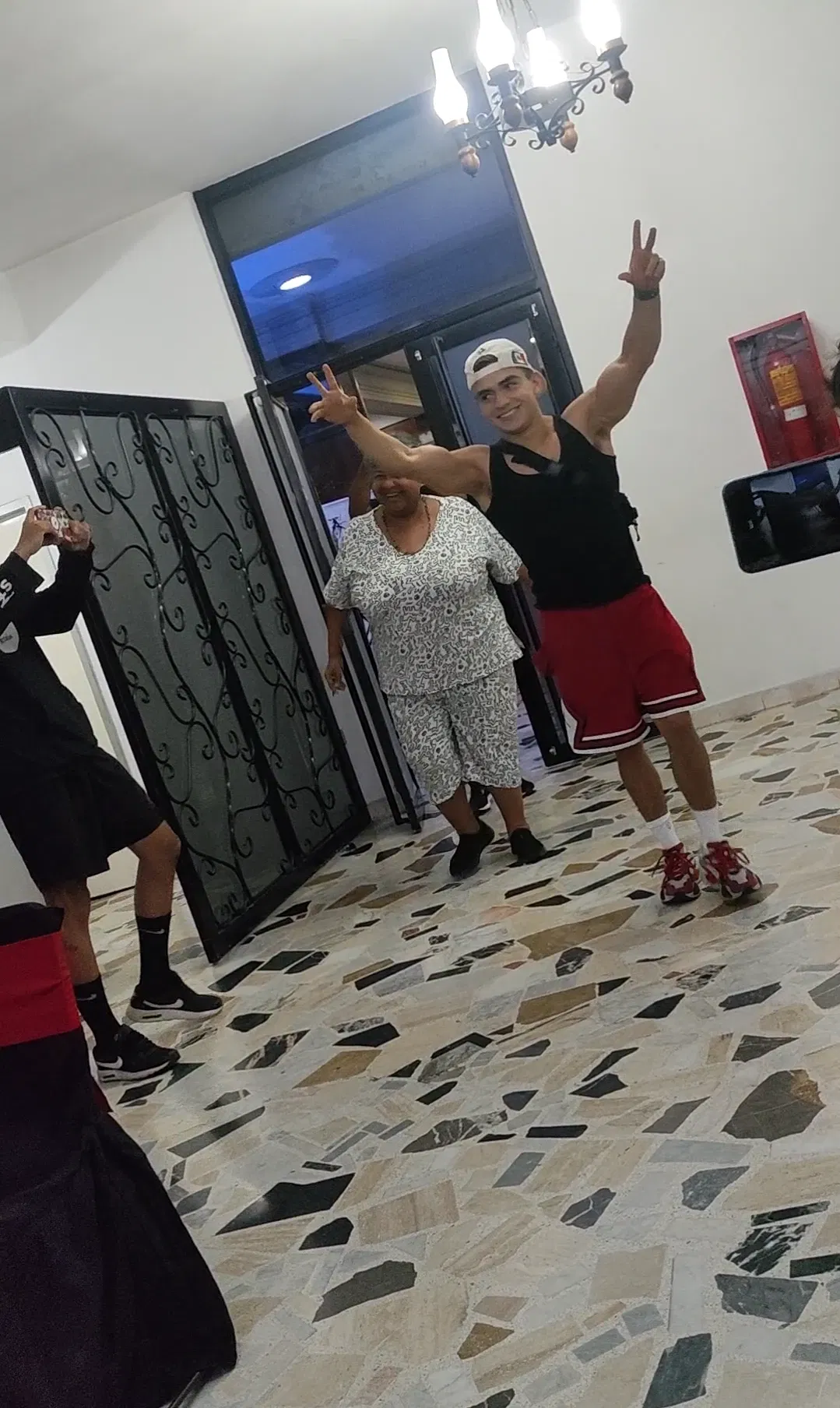 rfgxoMaXnSlLJiSD_1000528348.webp