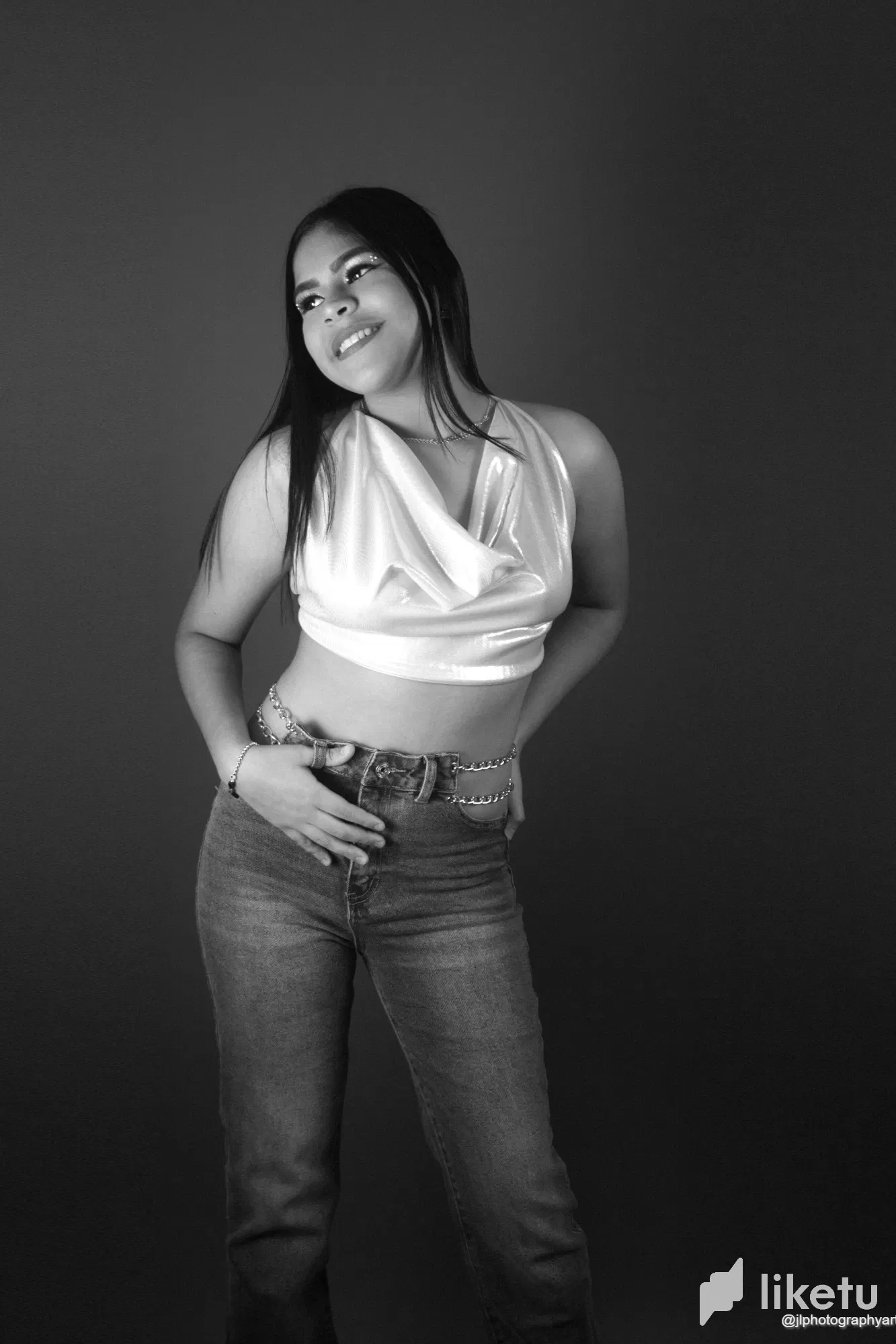 clcrp9ohm00a141sz2lo10v6y_VALERIA_RODRIGUEZ_26.webp