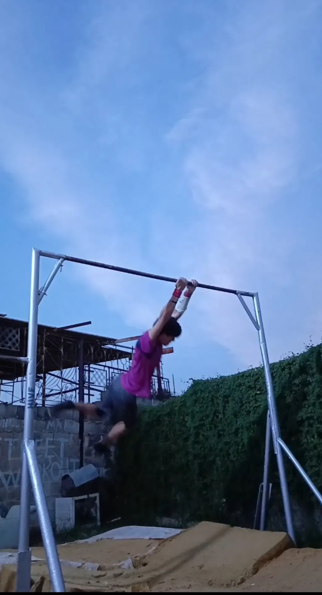 0HqeRB96EyyT00Q0_1000892152.webp