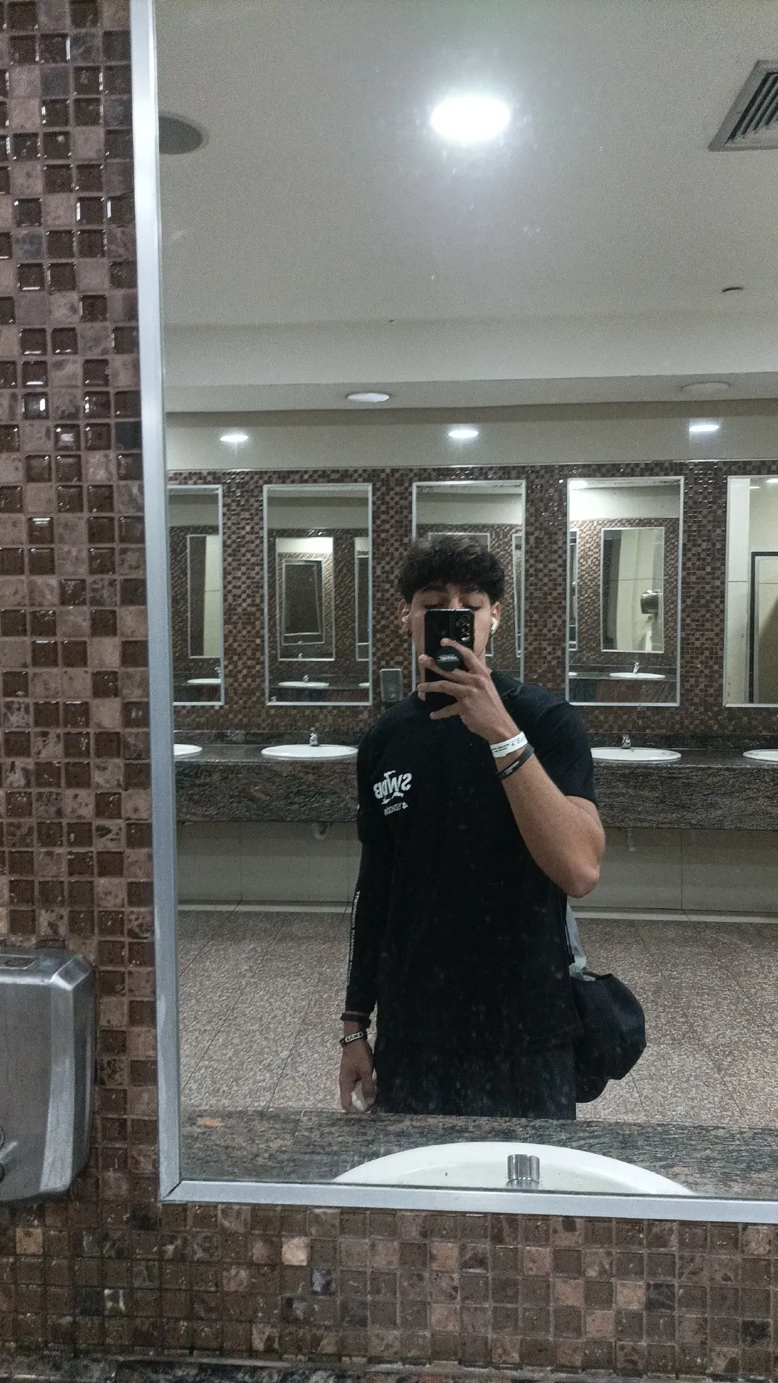 m2JnaGBnEWTBi6OG_Snapchat-2030106076.webp