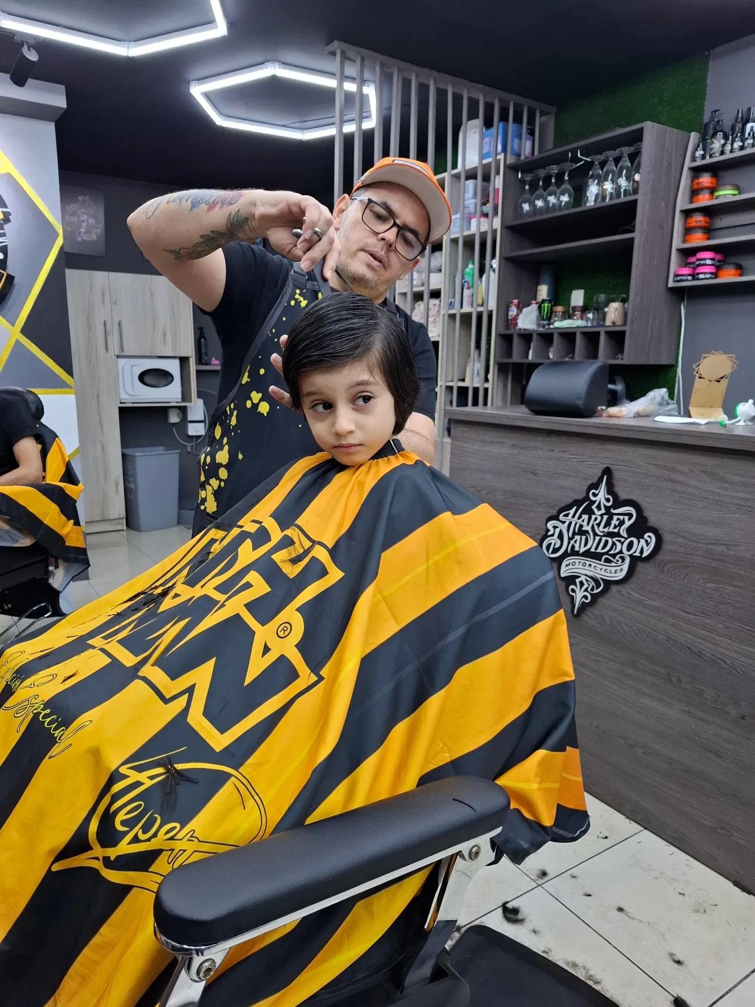 Sábado de Barbería y Dominó (Esp-Eng)