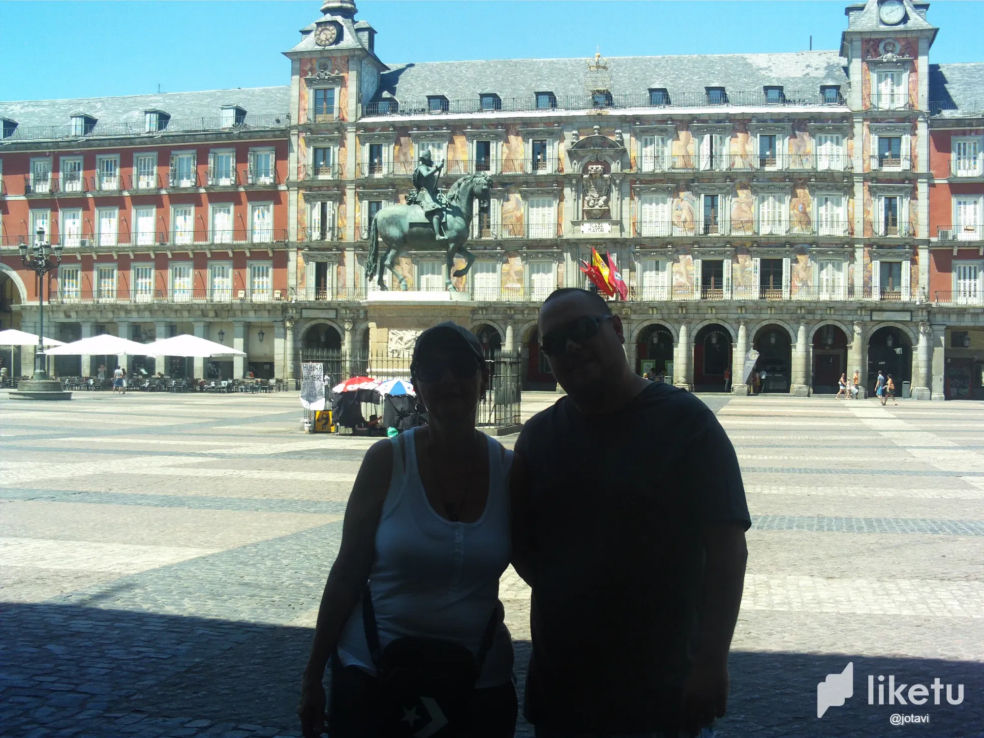 clmg985mc021tbmsz632f04zd_FILE0168_3.webp