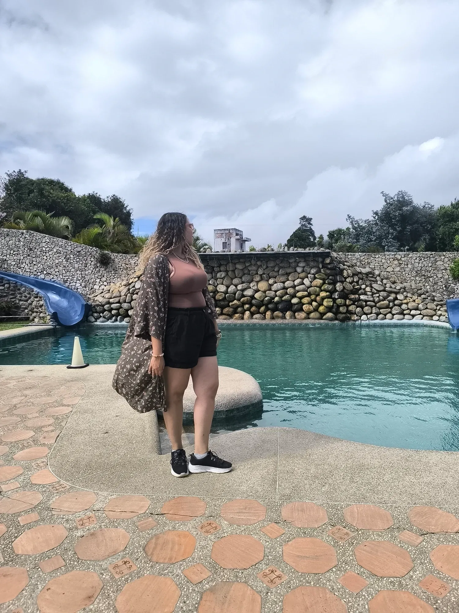 KDjLR4rDLJd4rNaR_1000910387.webp