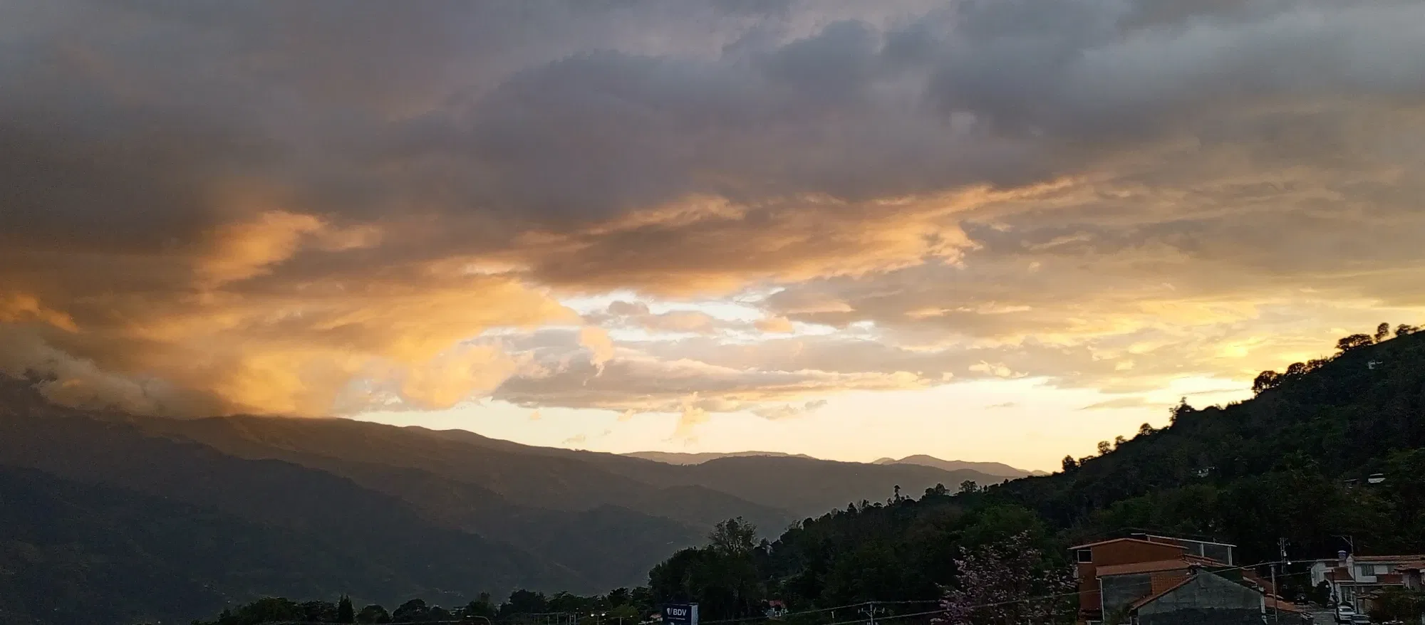 5dboAfhr6JmKZy7f_1002259452.webp