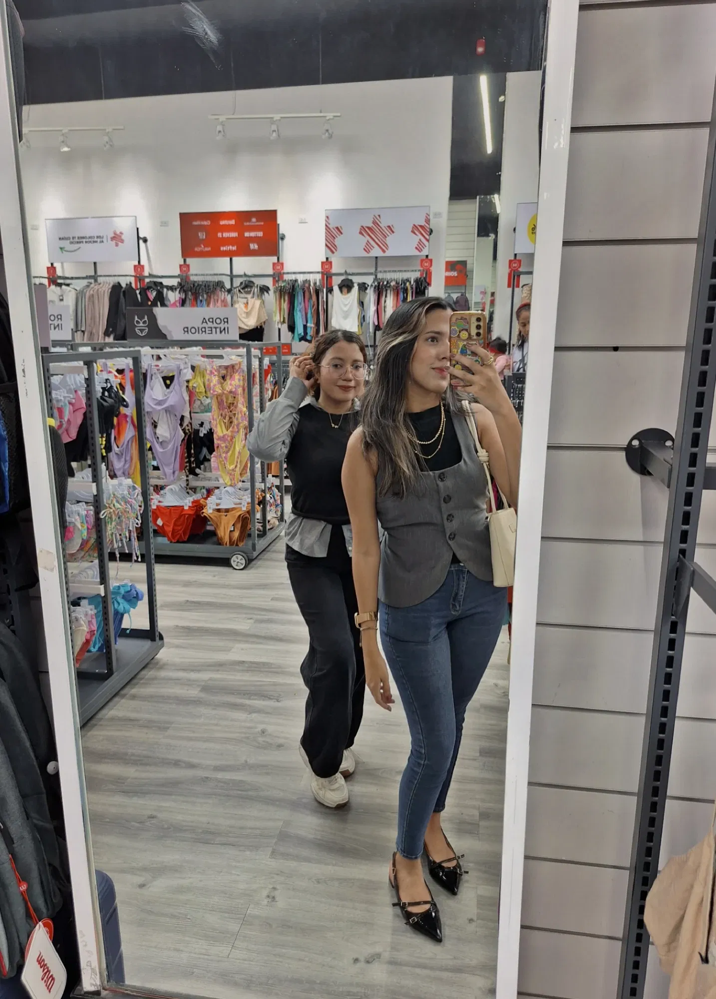 fKYY5RoVaJDEZXXh_1000752488.webp