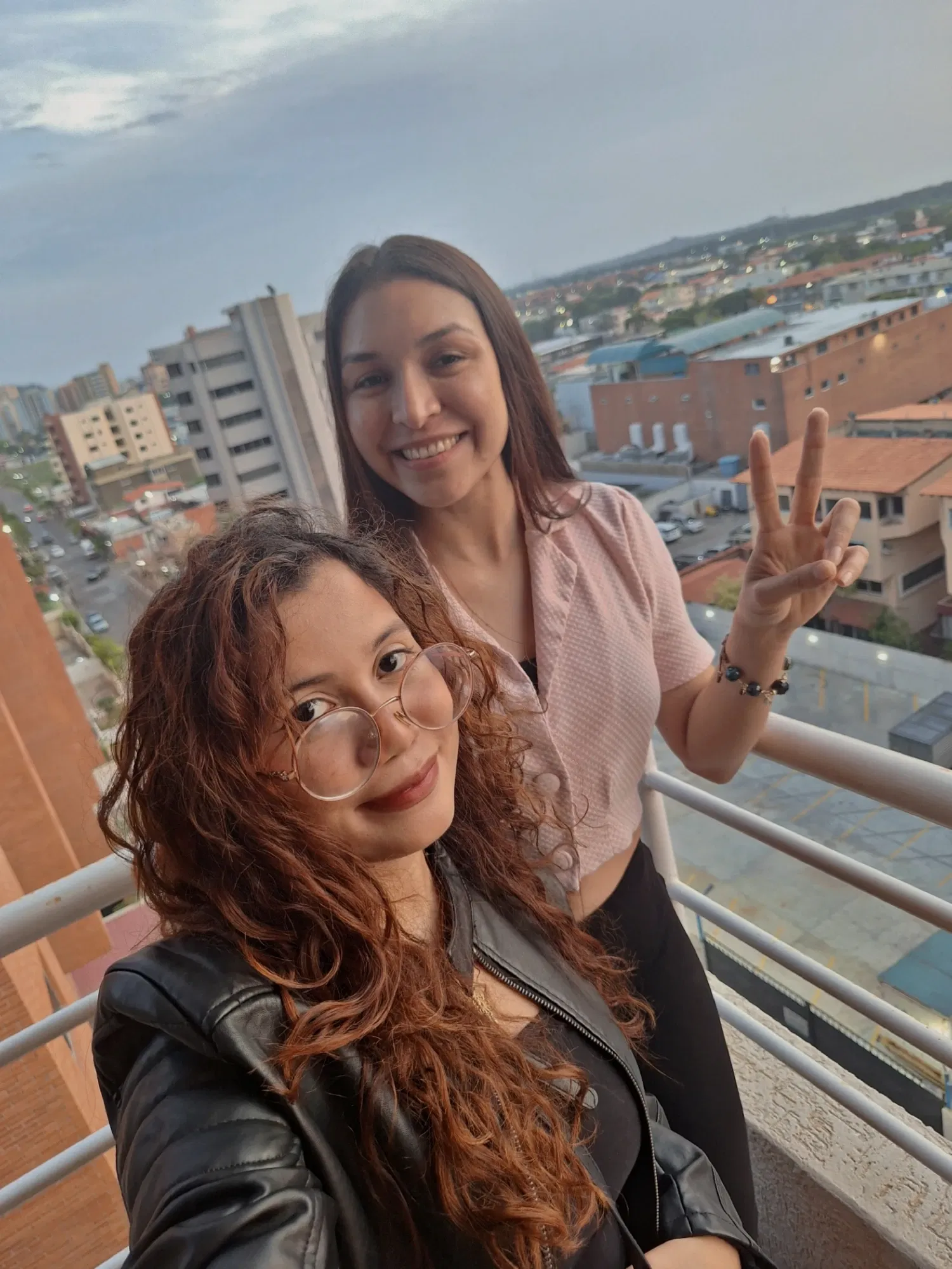hmhTZoGi8g2Gk4a7_1000770348.webp
