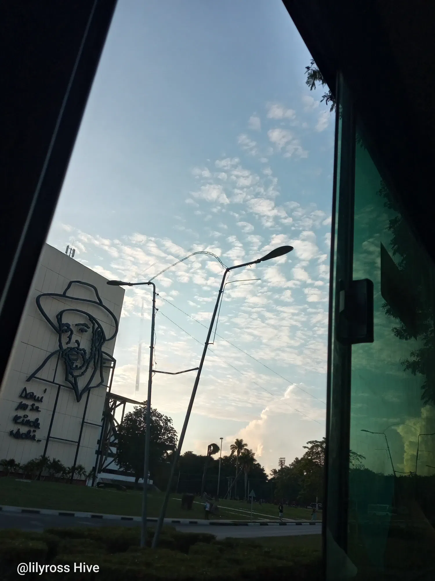 ck6uT1xy2PpULCQK_1000161602.webp