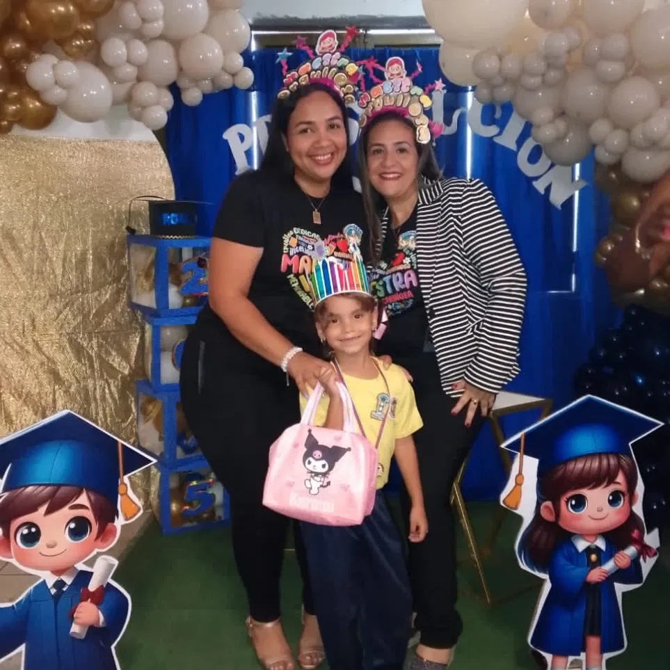 DBzCKcWQrTJhAnF0_InCollage_20250719_233906086.webp