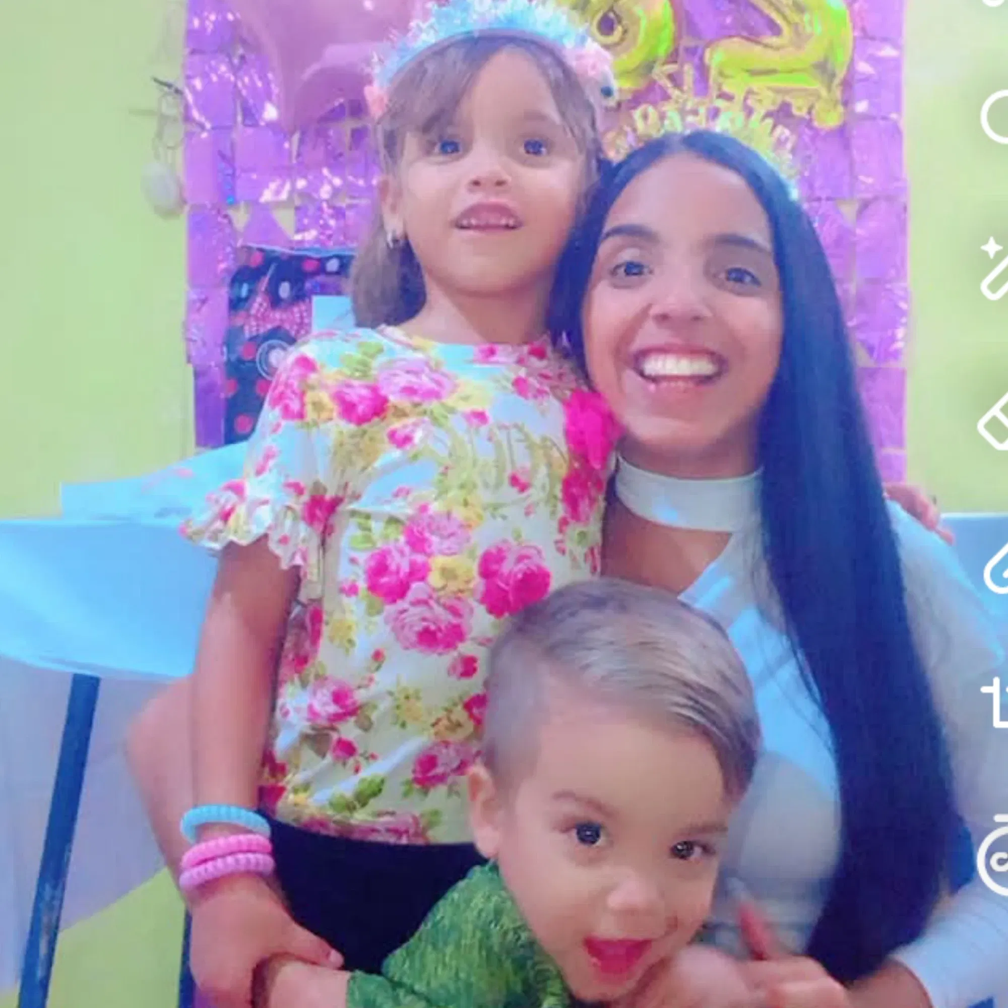 ylhxerVoA1Vry4PC_InCollage_20250625_234832957.webp