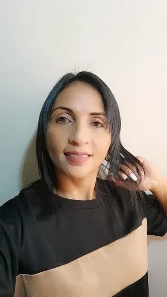 8Zco0xXszd5R0GbP_foto_livia.webp