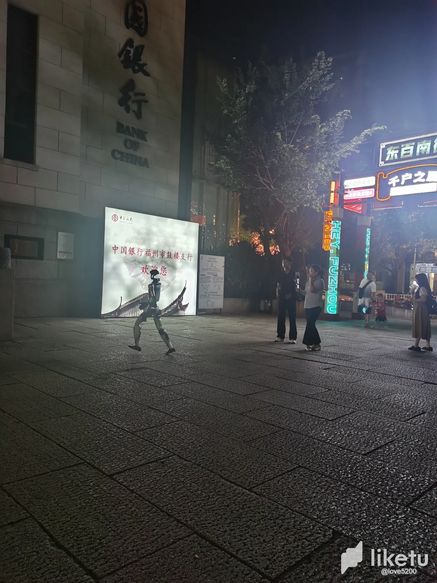 264KgGxo2pqF0b7M_4.webp