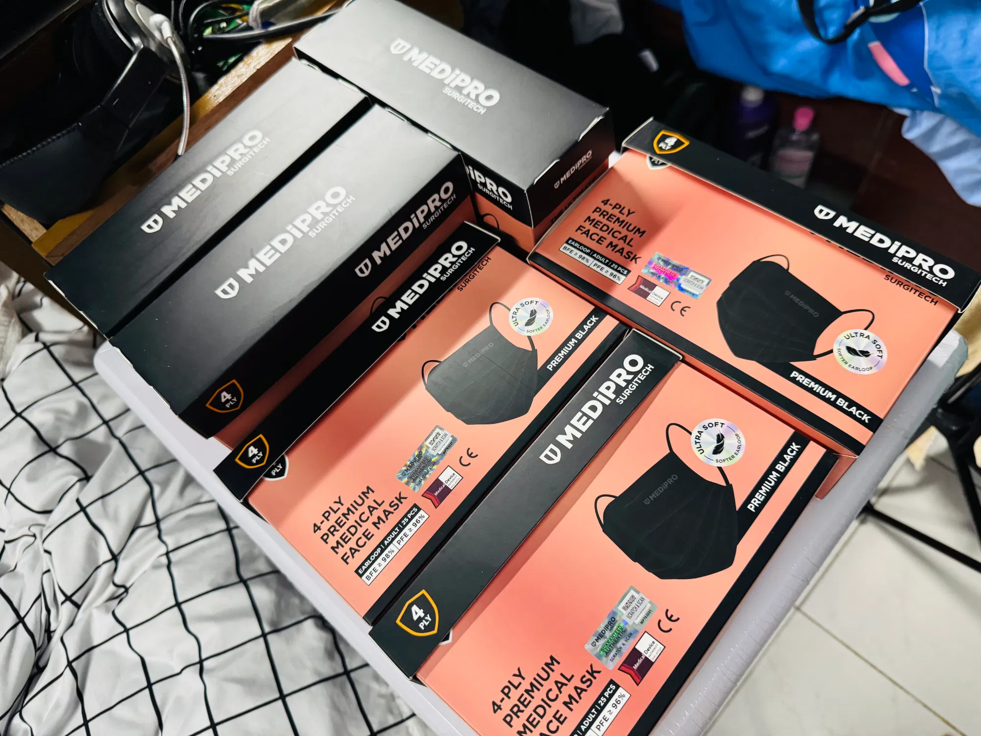 网购的黑色口罩到了……