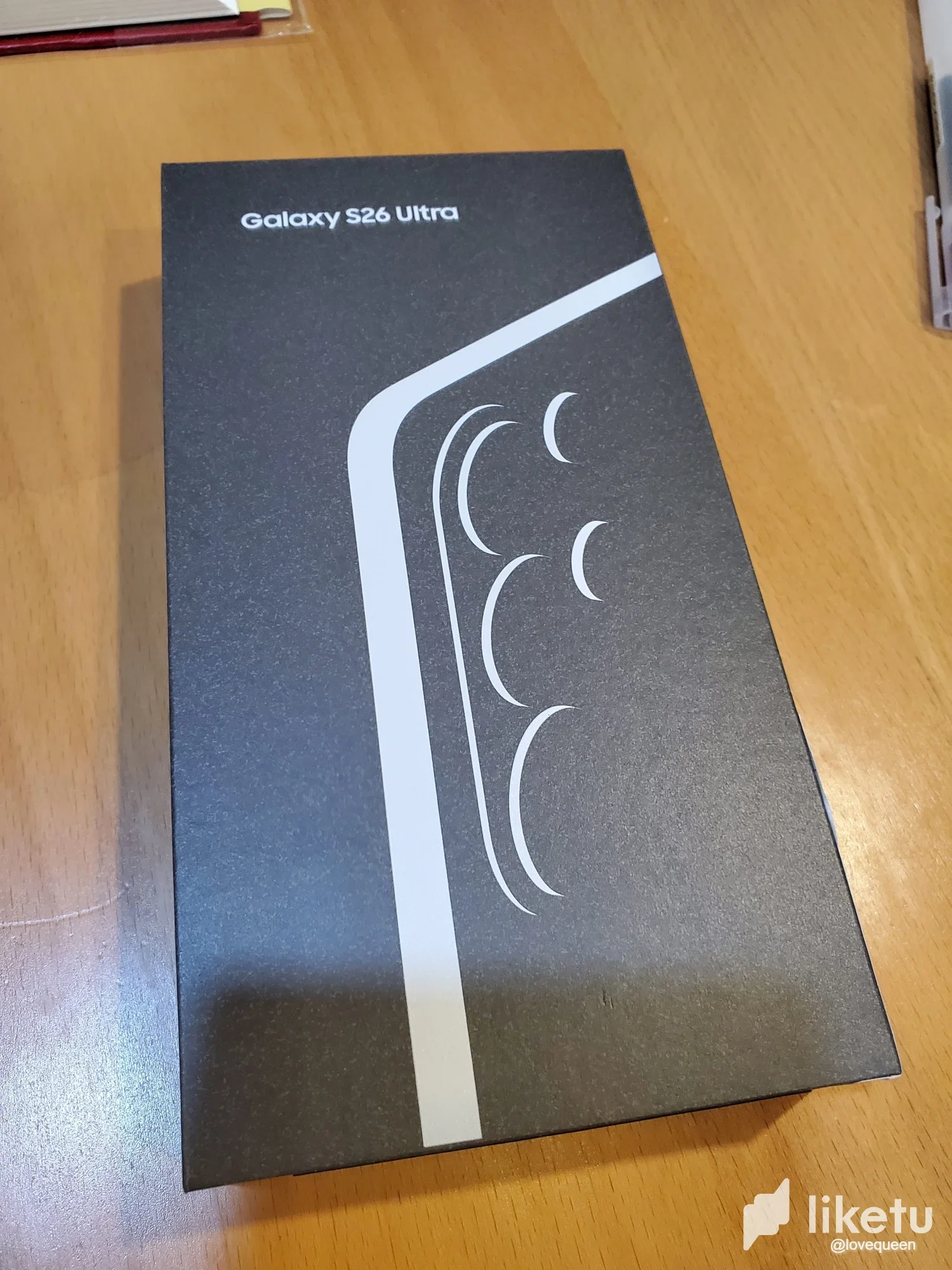 新手機到手啦~~