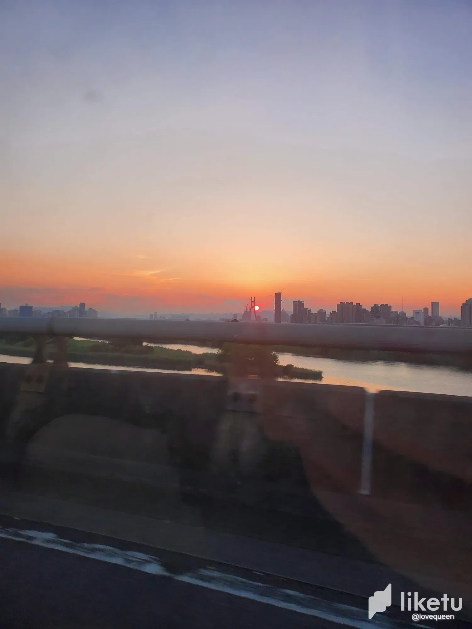 e1ZlhlEvLm4Oewne_20251001_173015.webp