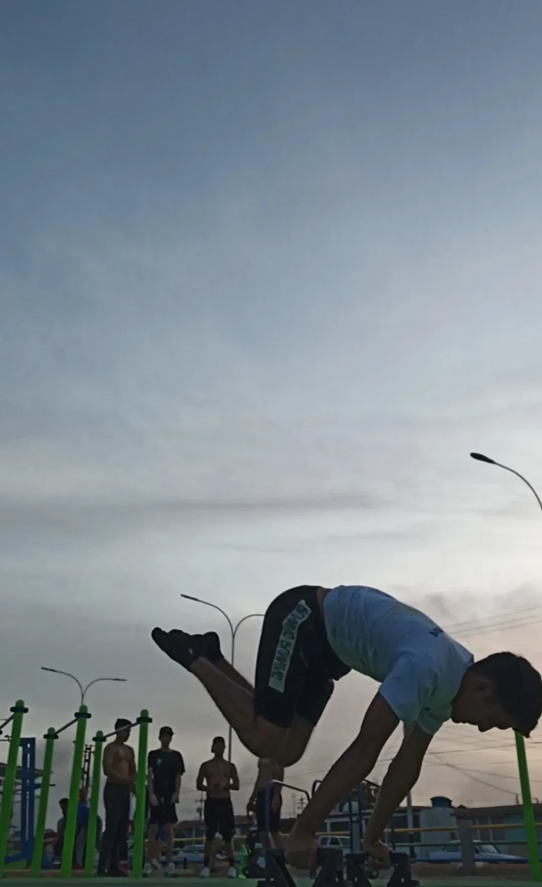 ipc97OyBSI1RWLXE_Screenshot_2025-06-09-22-04-06-948_com.miui.videoplayer-edit.webp
