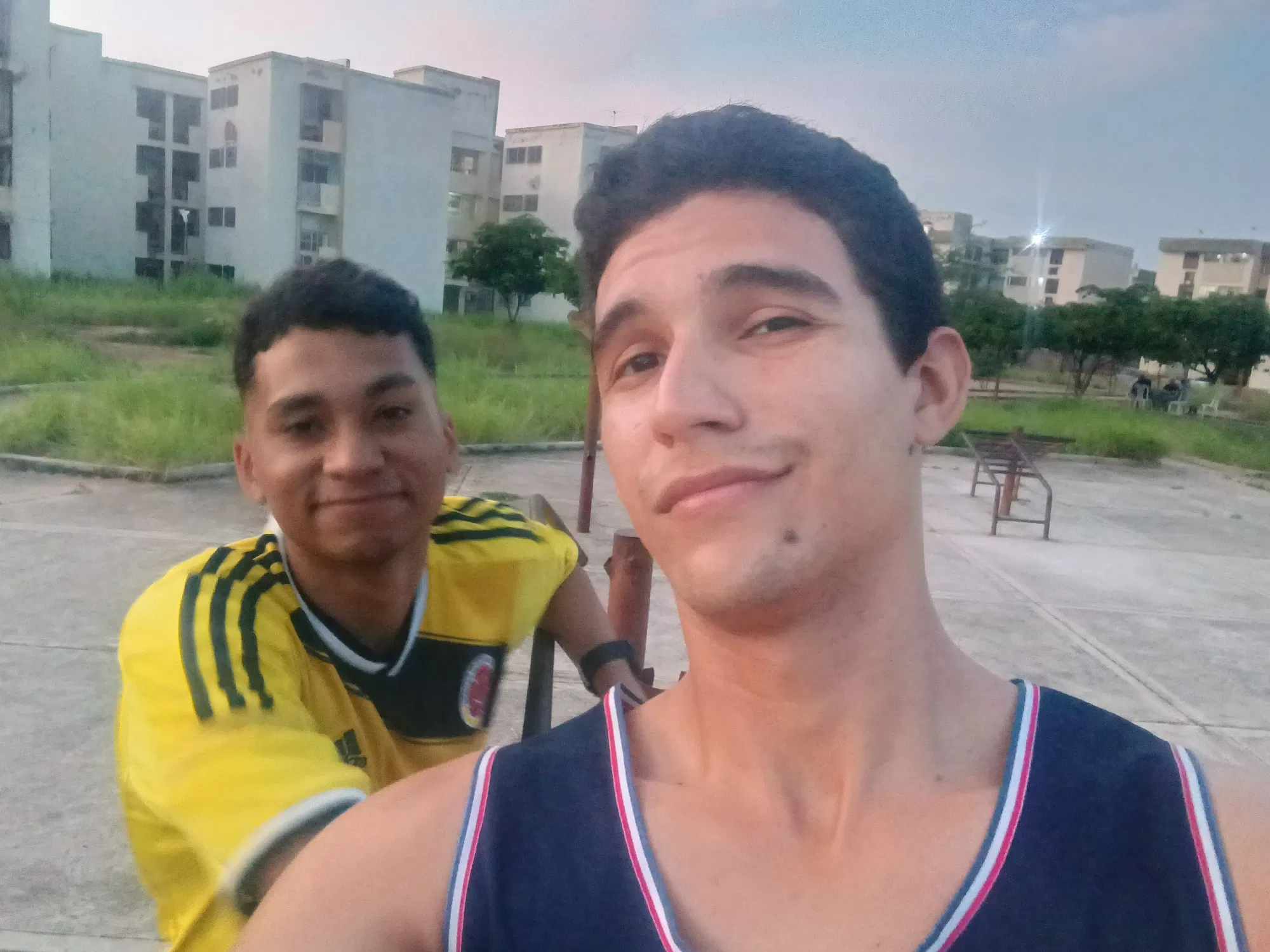 DHaF4N9YHAg7n3pV_1000423388.webp