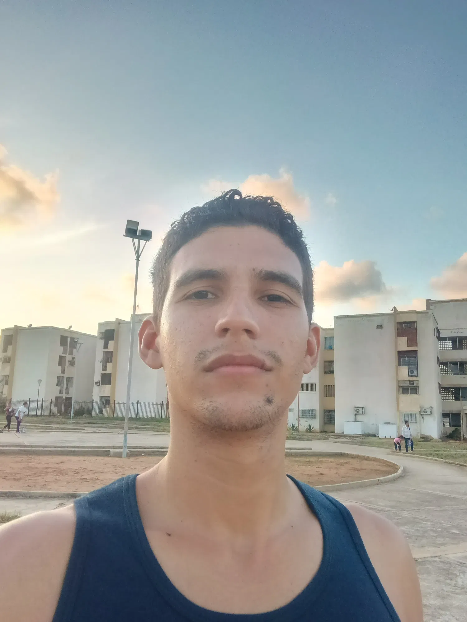 SRX6uxO8gquzneh3_1000370843.webp