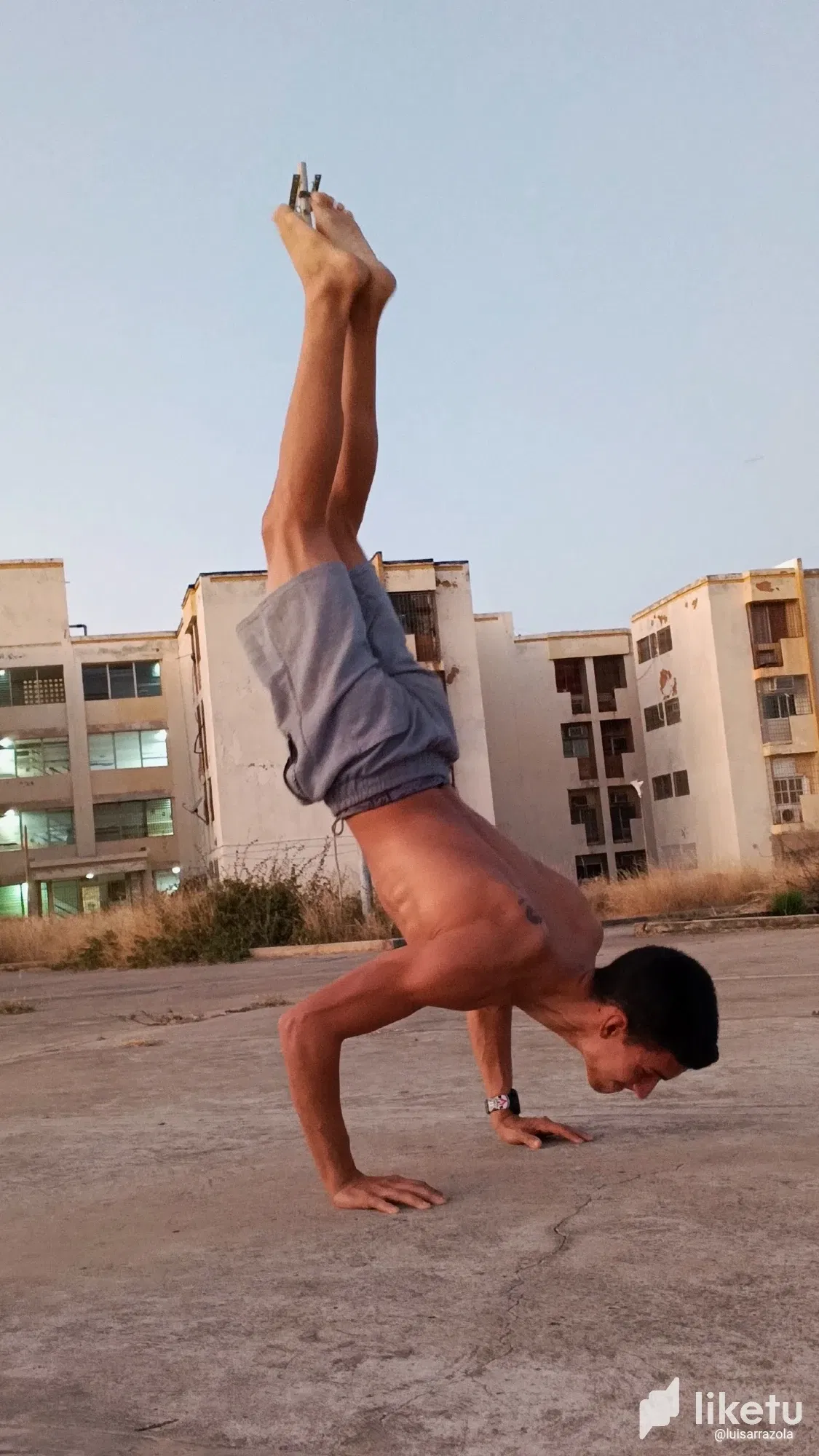 clrl72inp004w6isz1xsoblmj_1000048878.webp