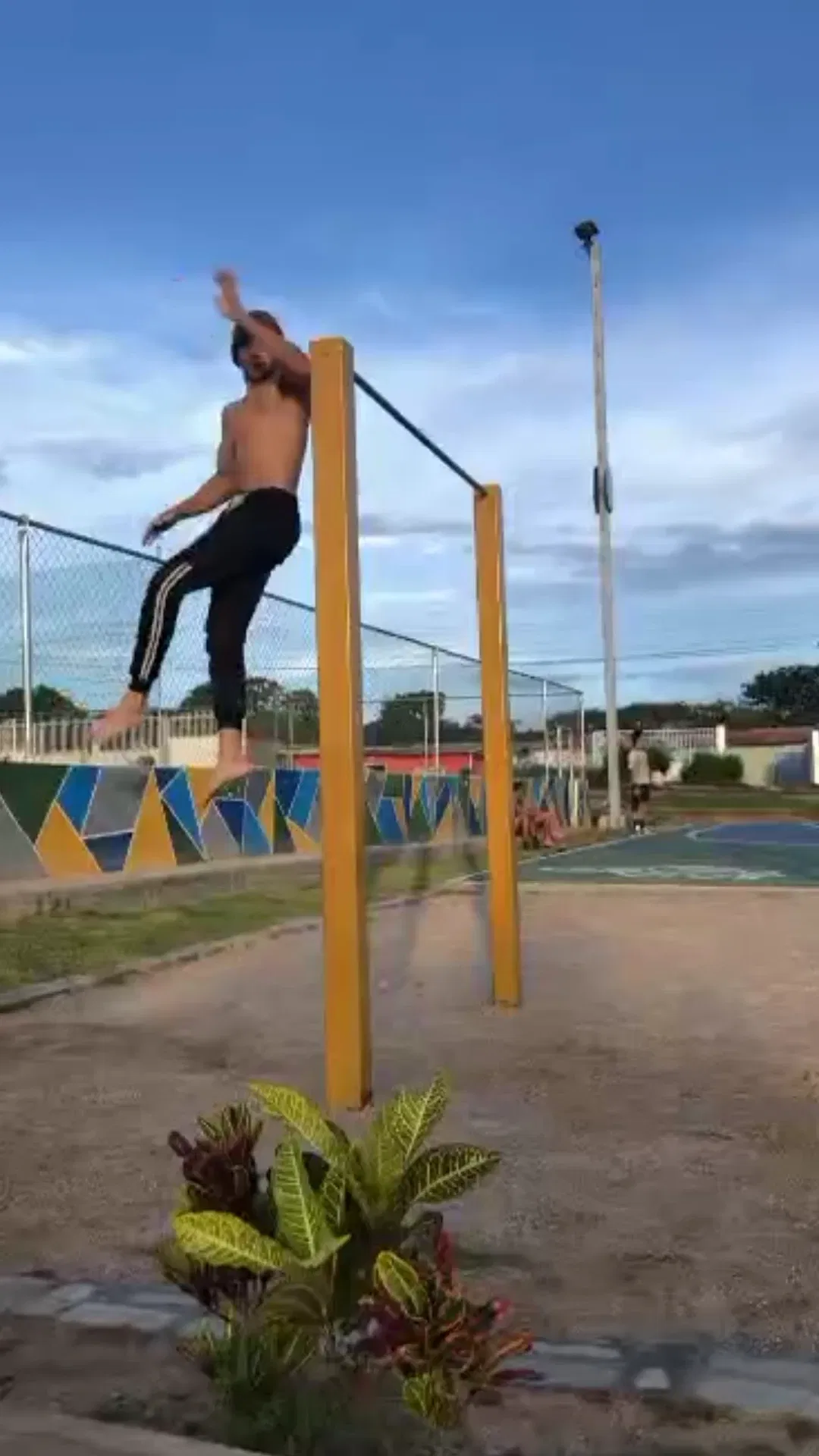 r0slBRI14CJRwn07_1000266451.webp