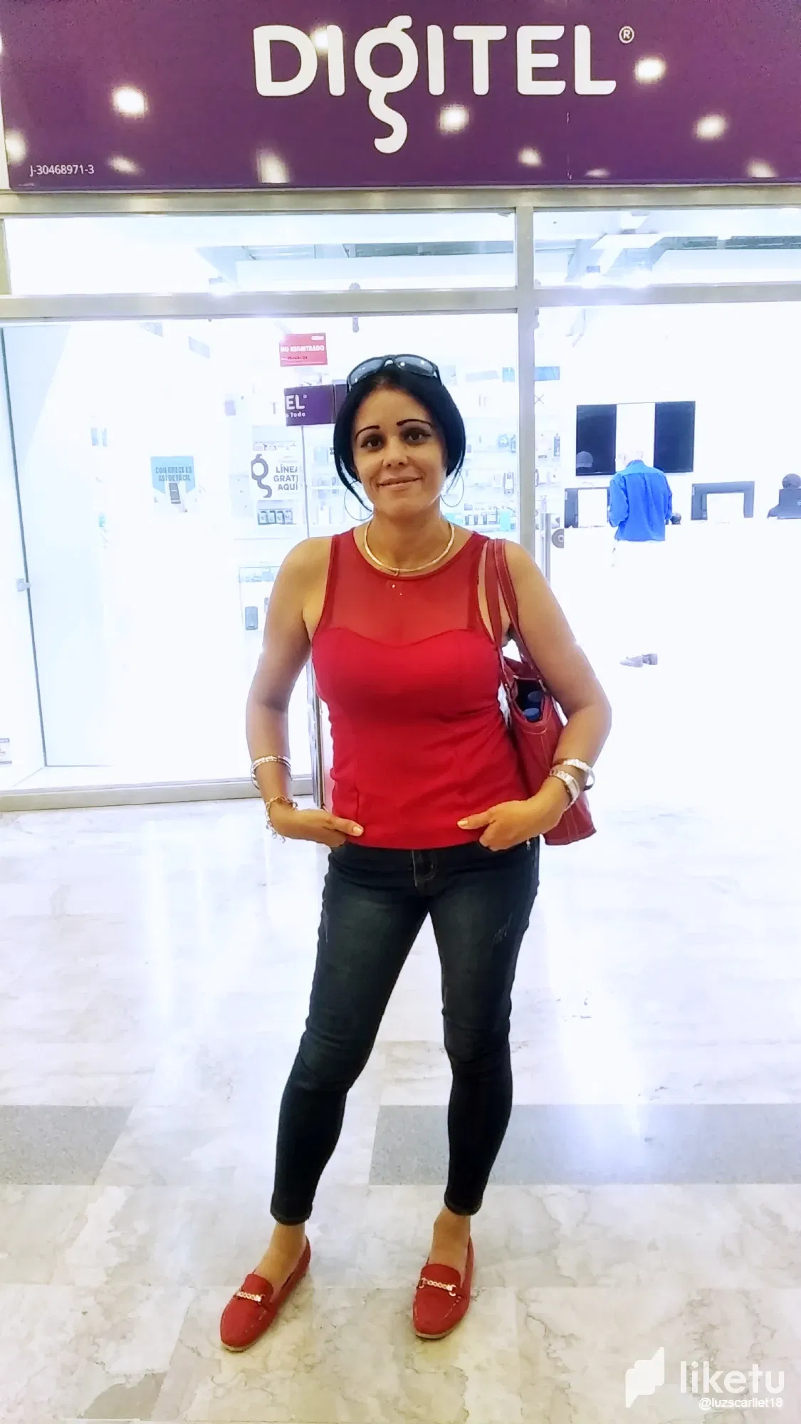 B52yObMJXkBpJkdi_2.webp