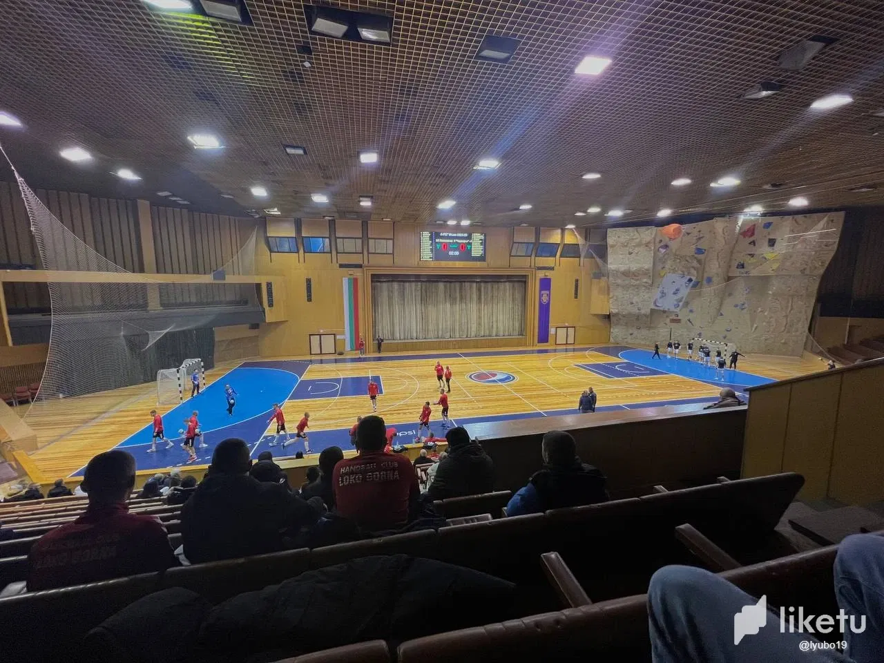 clcdbclu800tg43sz0h4d4h1w_handbal_2.webp