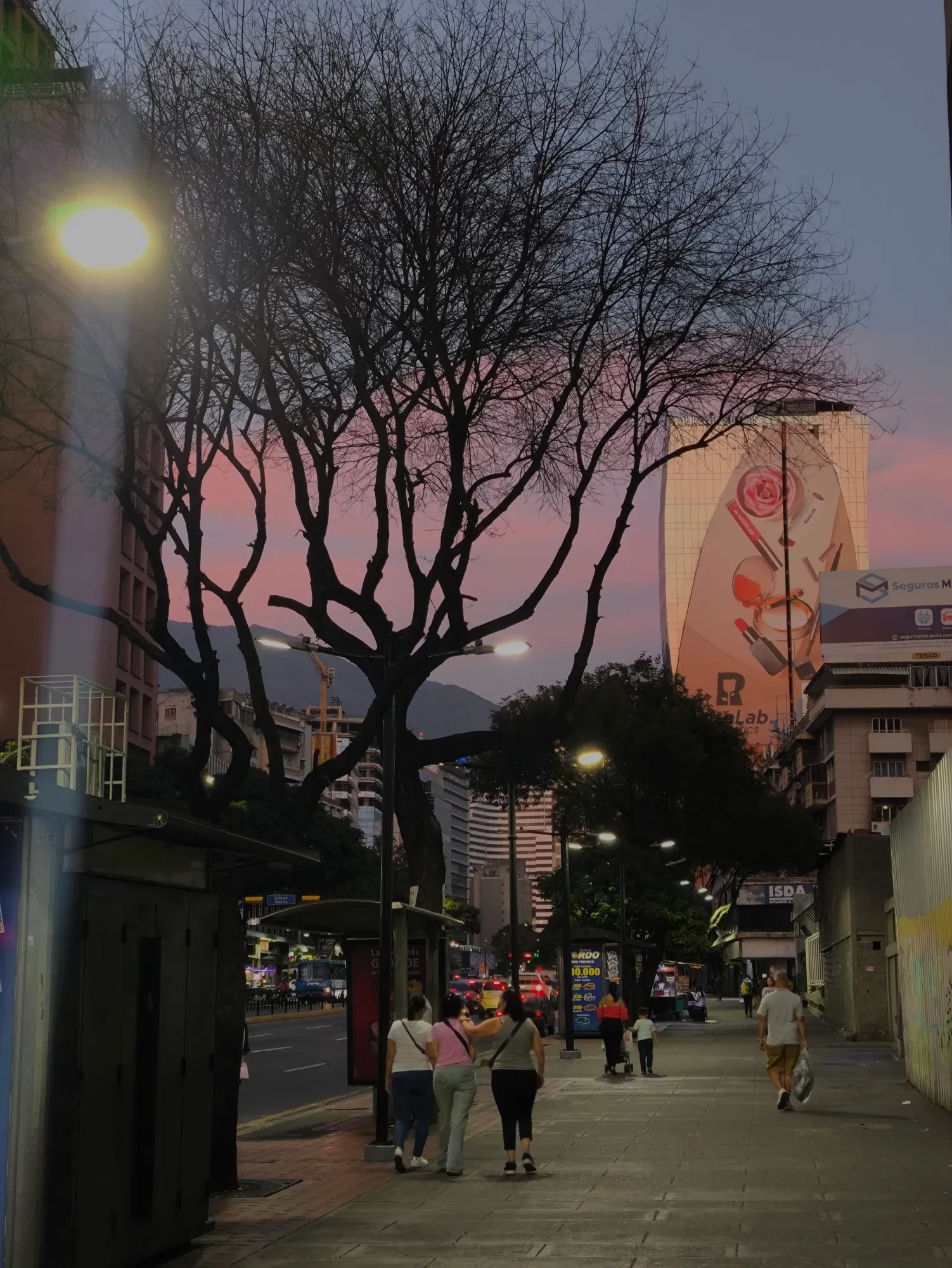 QcWlqDBNf9qhceS2_1000688540.webp