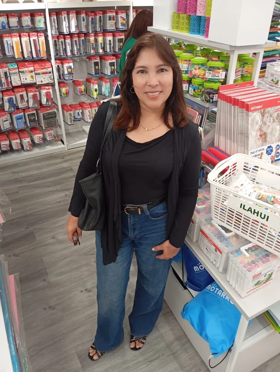 jBFihzKyNR1mV6gr_2.webp