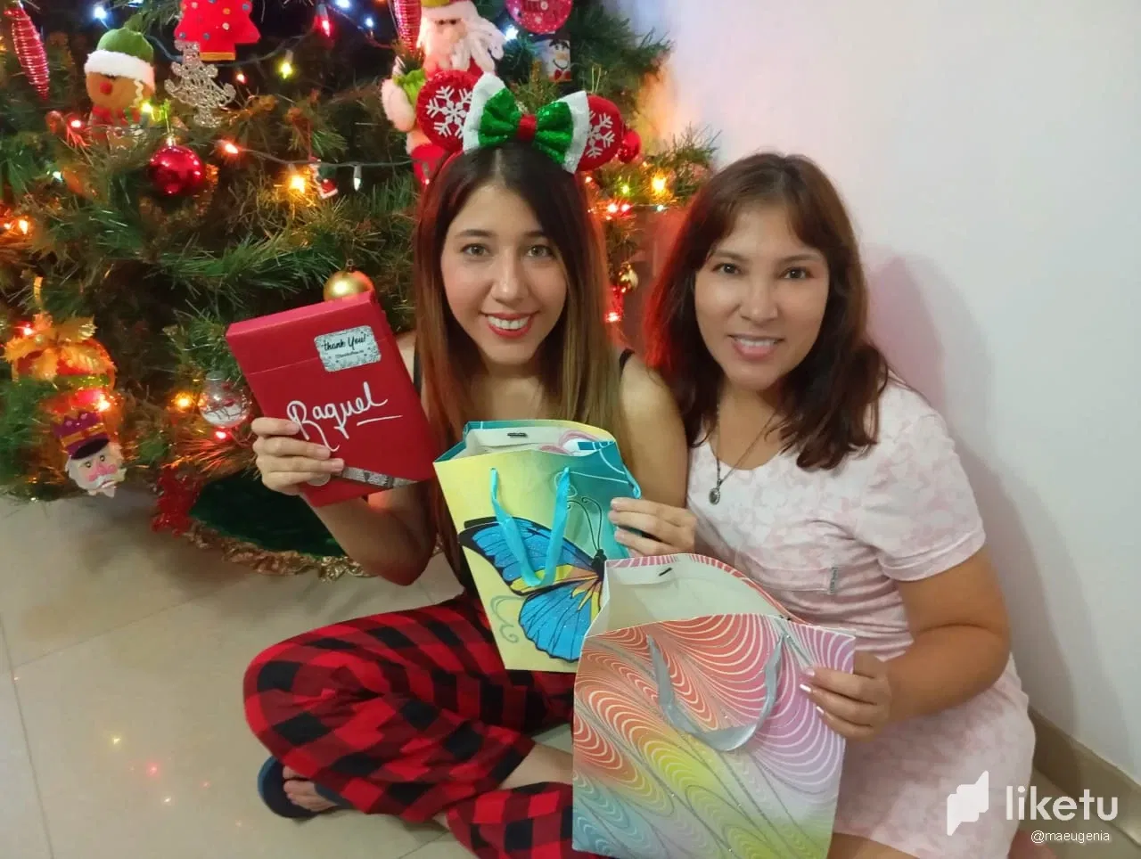 Nuestro Intercambio de Regalos de Navidad (ESP/ENG)