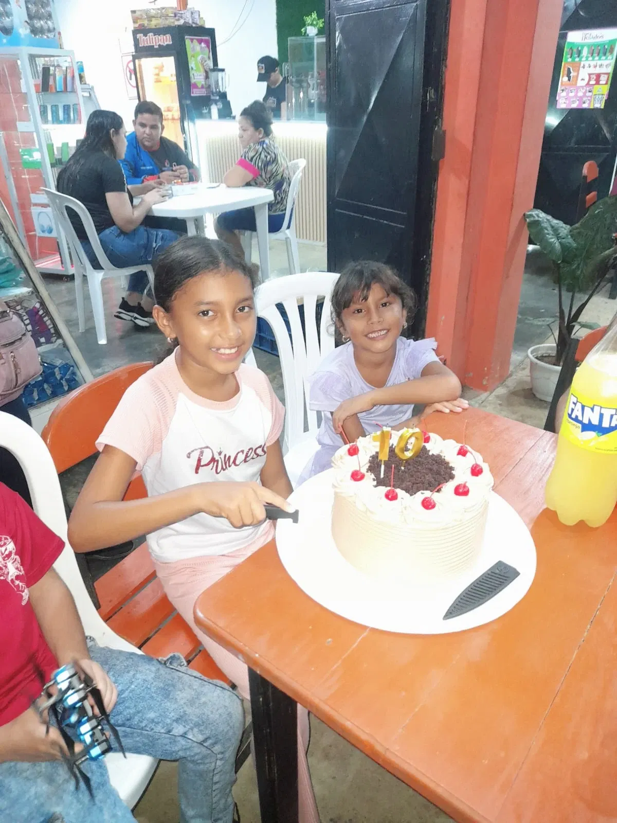ZZvl0hG4RevkVeLT_B612_20250826_004142_222.webp
