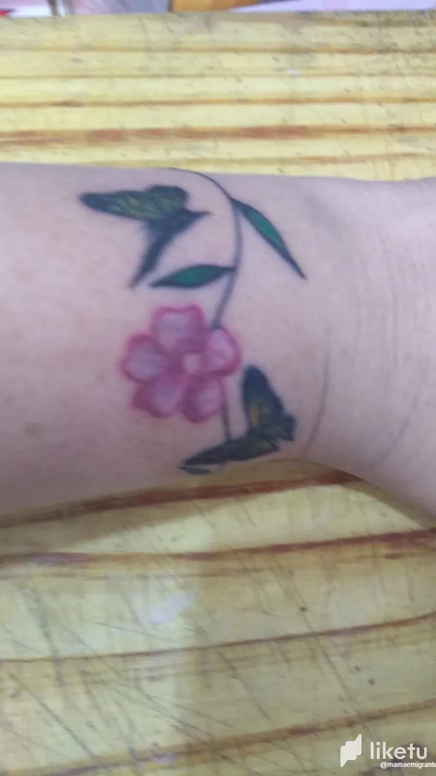 clckd8bye00048hszeecz8tpj_A_TATTO_1.webp