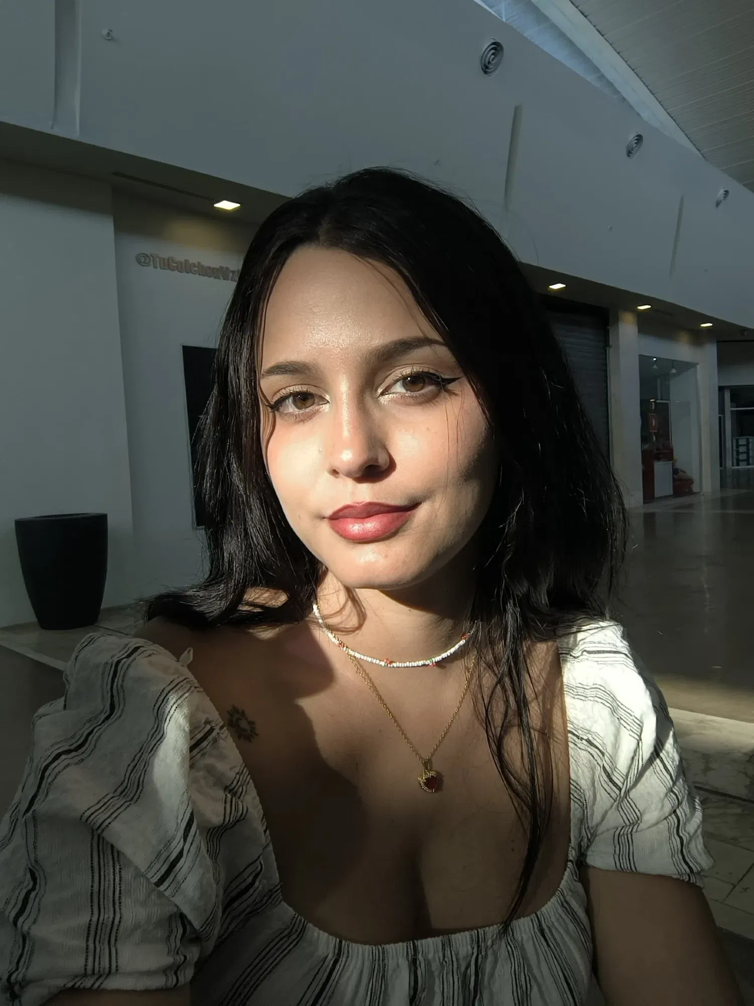 8GjjTFGPoJOQU1dz_1000407500.webp