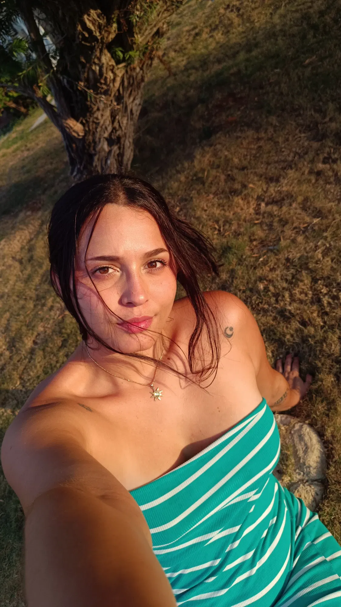 z4H9J6zFA3FSl7EM_1000402085.webp