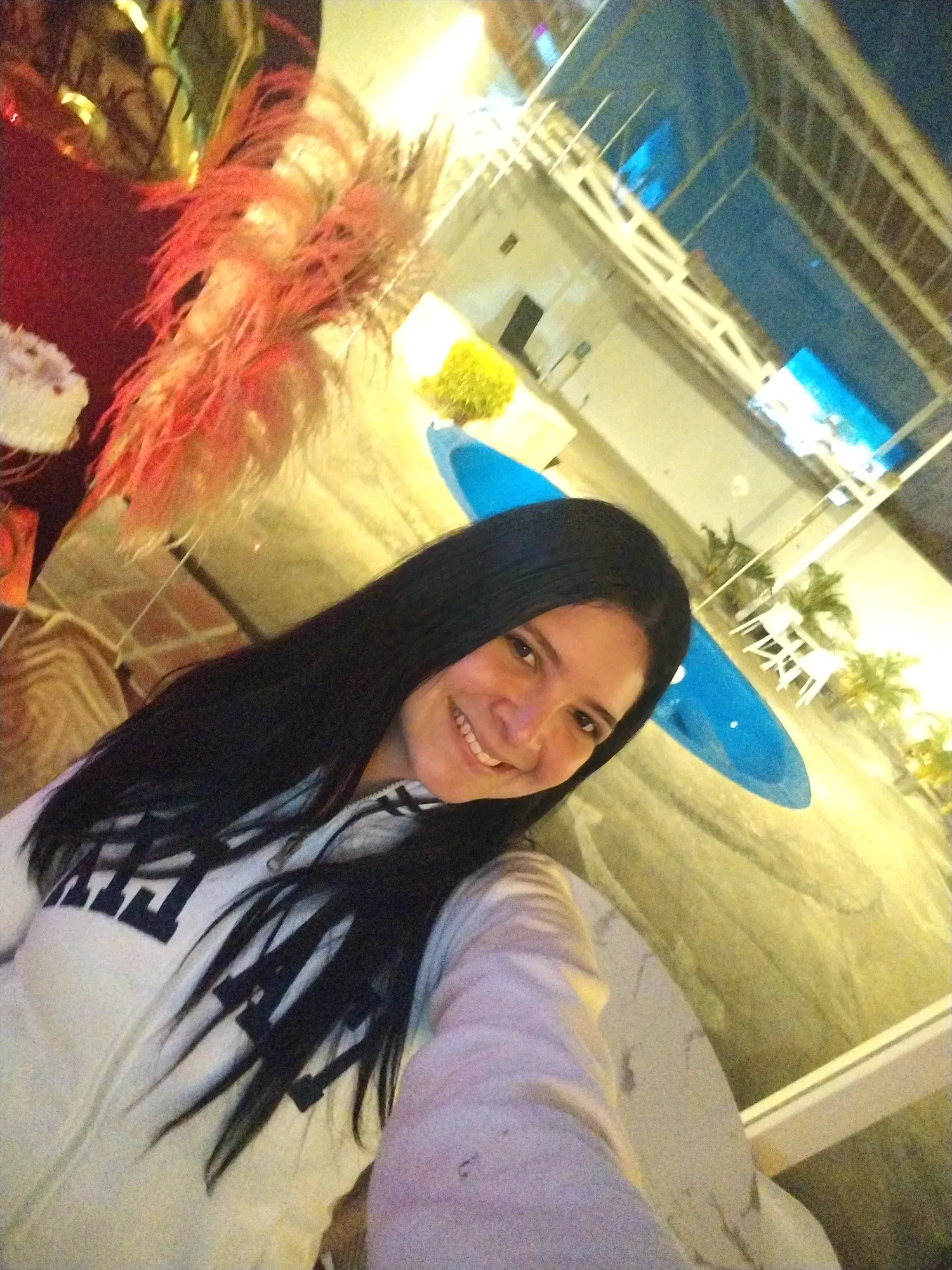 4uNdeubm8BoDOsQk_1000113010.jpg