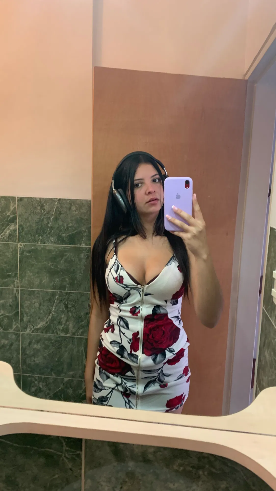 T1vmpsJh7Puzoe…
Payout: 0.000 HBDVestido de flores y selfie
2025-09-22 17:42<liketuimages> <center> ![f4yfjClA0BpFh4gp_IMG_7319.png