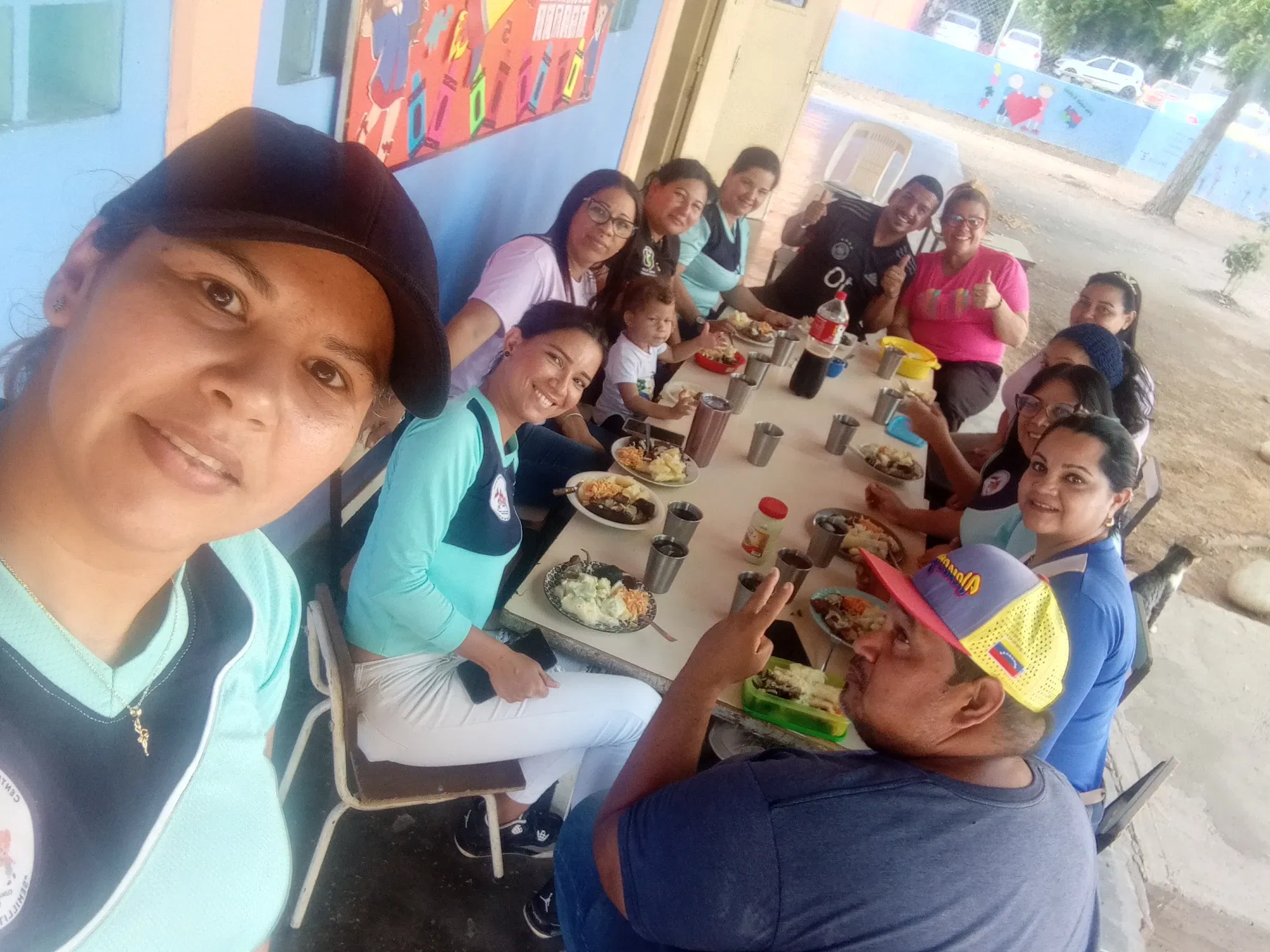 [ESP/ENG] Sharing a great lunch with my coworkers in celebration of our achievements.
