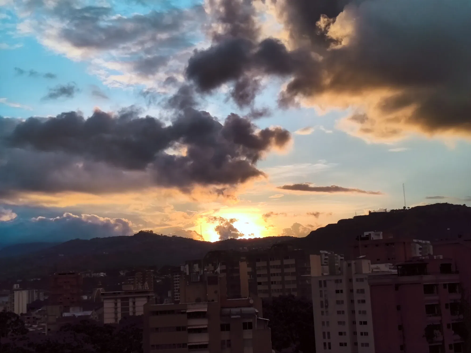 BAlegOaBk9n1AI3n_1000015117.webp