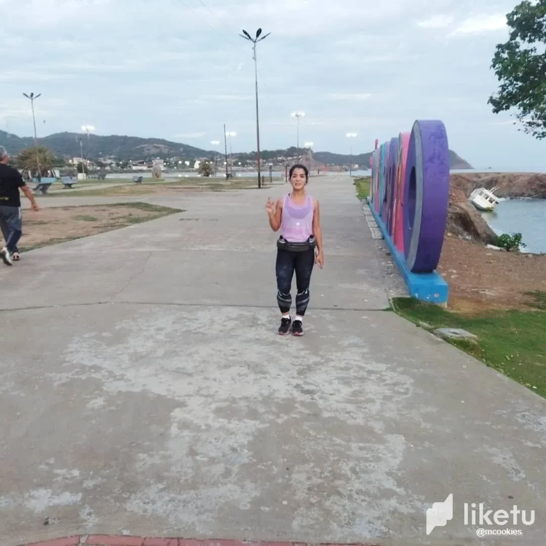 h5JLBDBzgbv00L1w_09056.webp