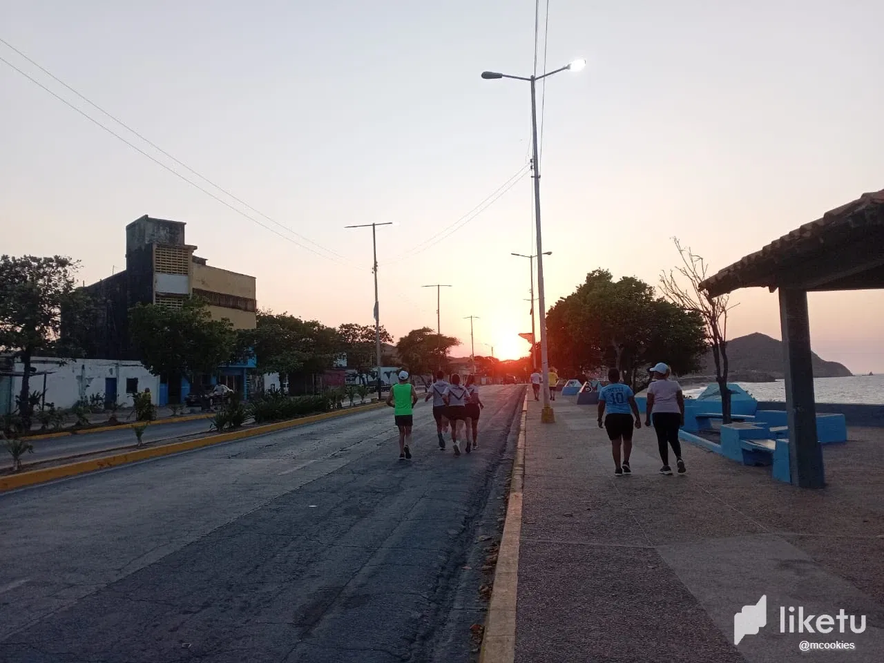 v7aJHQNwuEdtwl4n_13038.webp