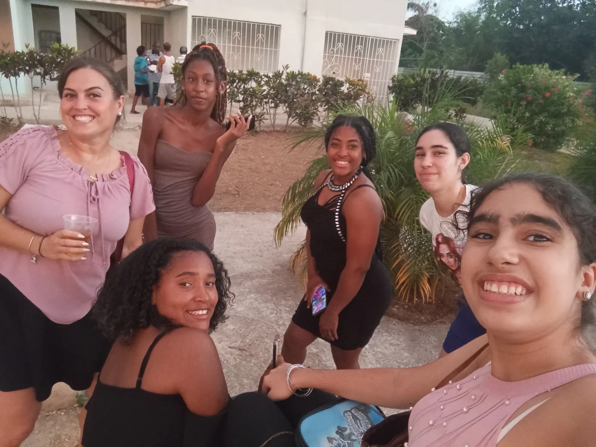 aANapjhUqL3Xcir2_1000182542.webp